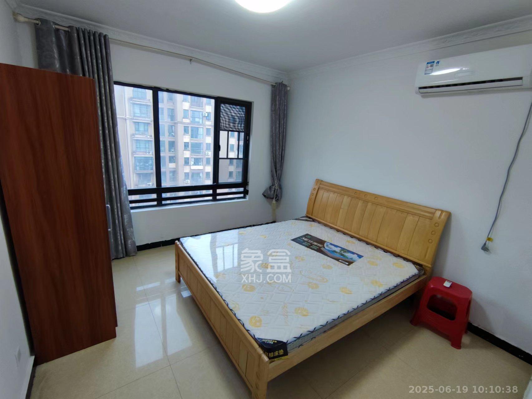 邦盛水岸御园  4室2厅2卫    2400.0元/月室内图