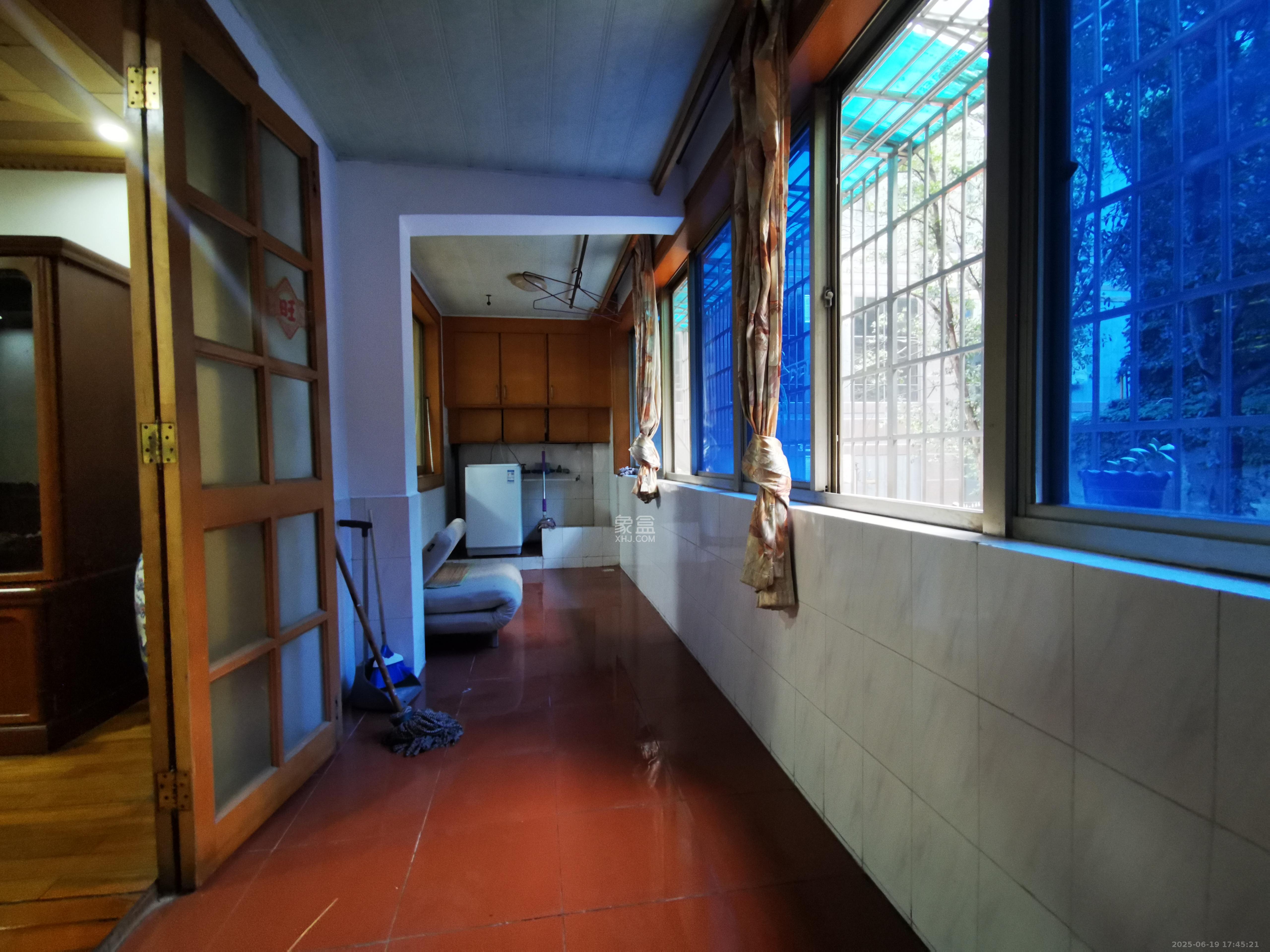 东塘电力院 3室2厅1卫 3200.0元/月 东塘电力院 3室2厅1卫 3200.0元/月室内图