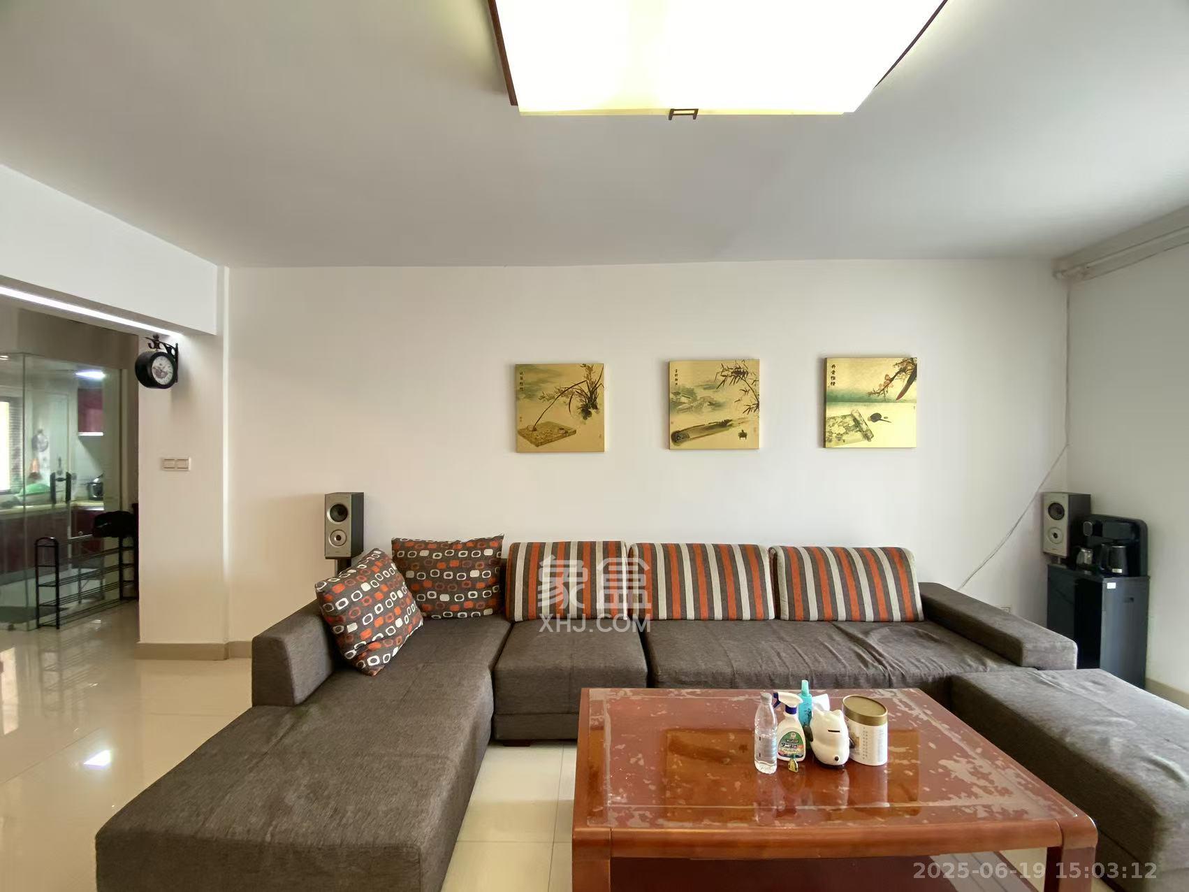 佳阳悦景馨都  3室2厅2卫    2600.0元/月 佳阳悦景馨都  3室2厅2卫    2600.0元/月小区图