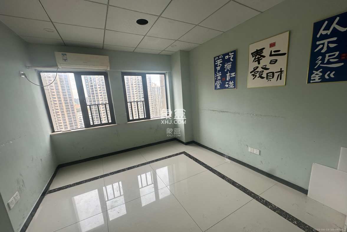 钰龙天下二期(钰龙佳园) 1室0厅0卫 3500.0元/月 钰龙天下二期(钰龙佳园) 1室0厅0卫 3500.0元/月室内图