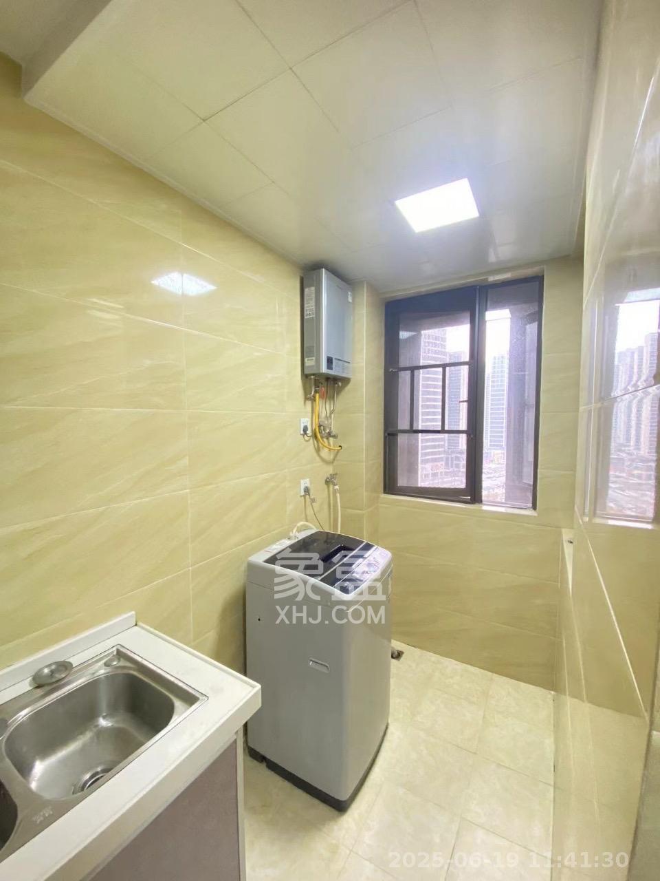 旭辉御府  1室2厅1卫   2100.00元/月室内图