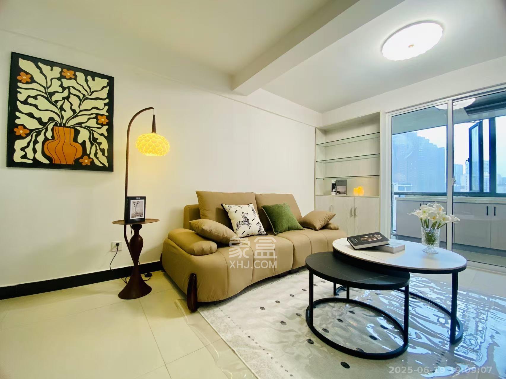 华菱蓝调国际(华菱.香墅美地) 1室2厅1卫 2400.0元/月 华菱蓝调国际(华菱.香墅美地) 1室2厅1卫 2400.0元/月室内图