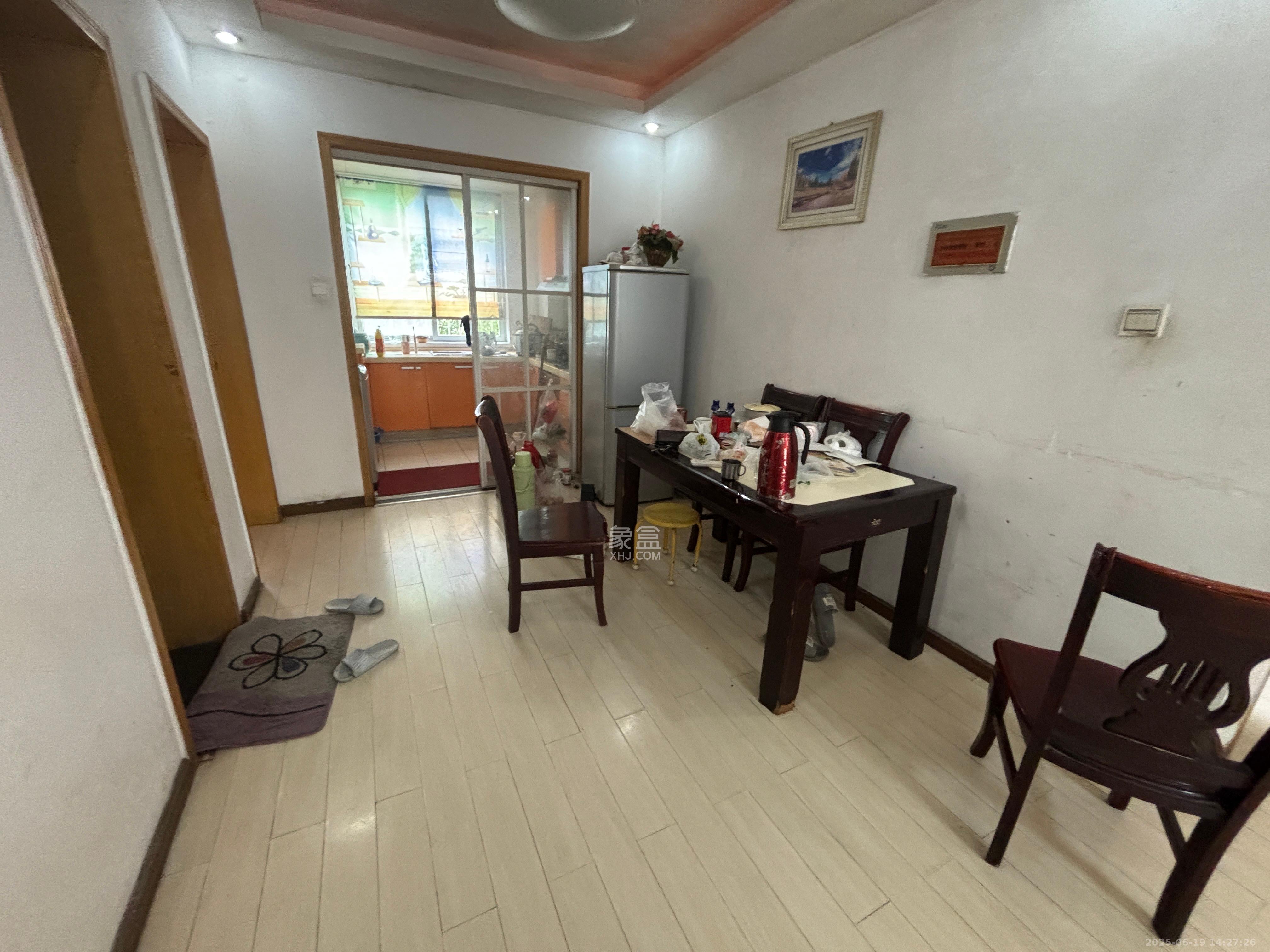 德馨园  2室1厅1卫    1500.0元/月 德馨园  2室1厅1卫    1500.0元/月室内图