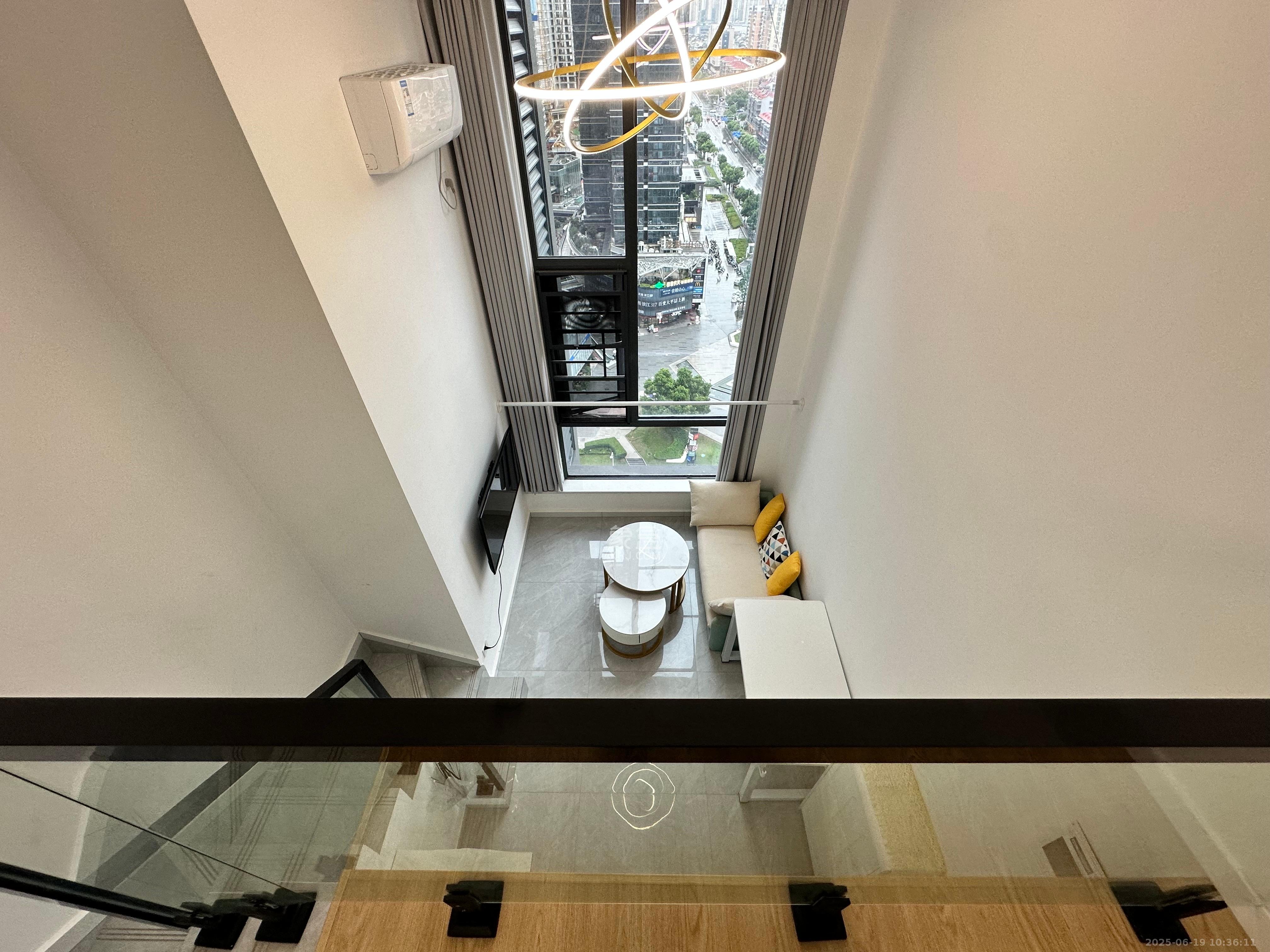 卓越中寰  1室1厅1卫    2100.0元/月室内图