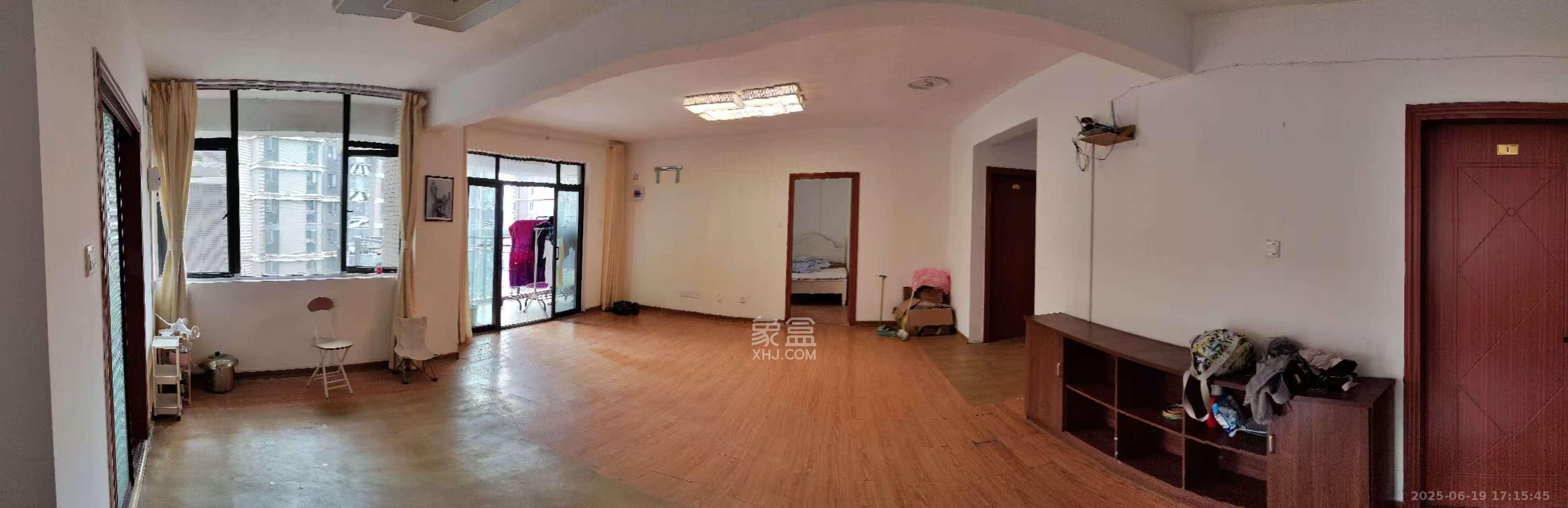 西城龙庭  4室2厅1卫    3000.0元/月 西城龙庭  4室2厅1卫    3000.0元/月