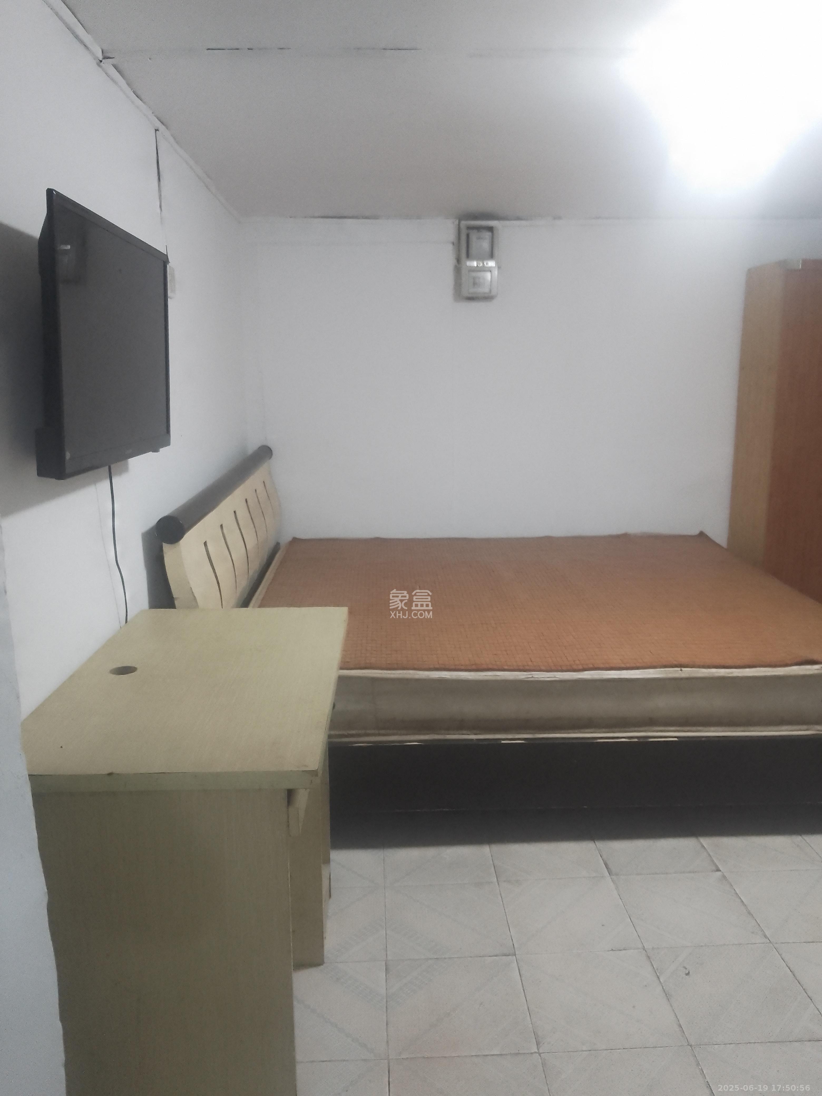 谊苑小区解放四村附362号  1室1厅1卫    1500.0元/月 谊苑小区解放四村附362号  1室1厅1卫    1500.0元/月室内图