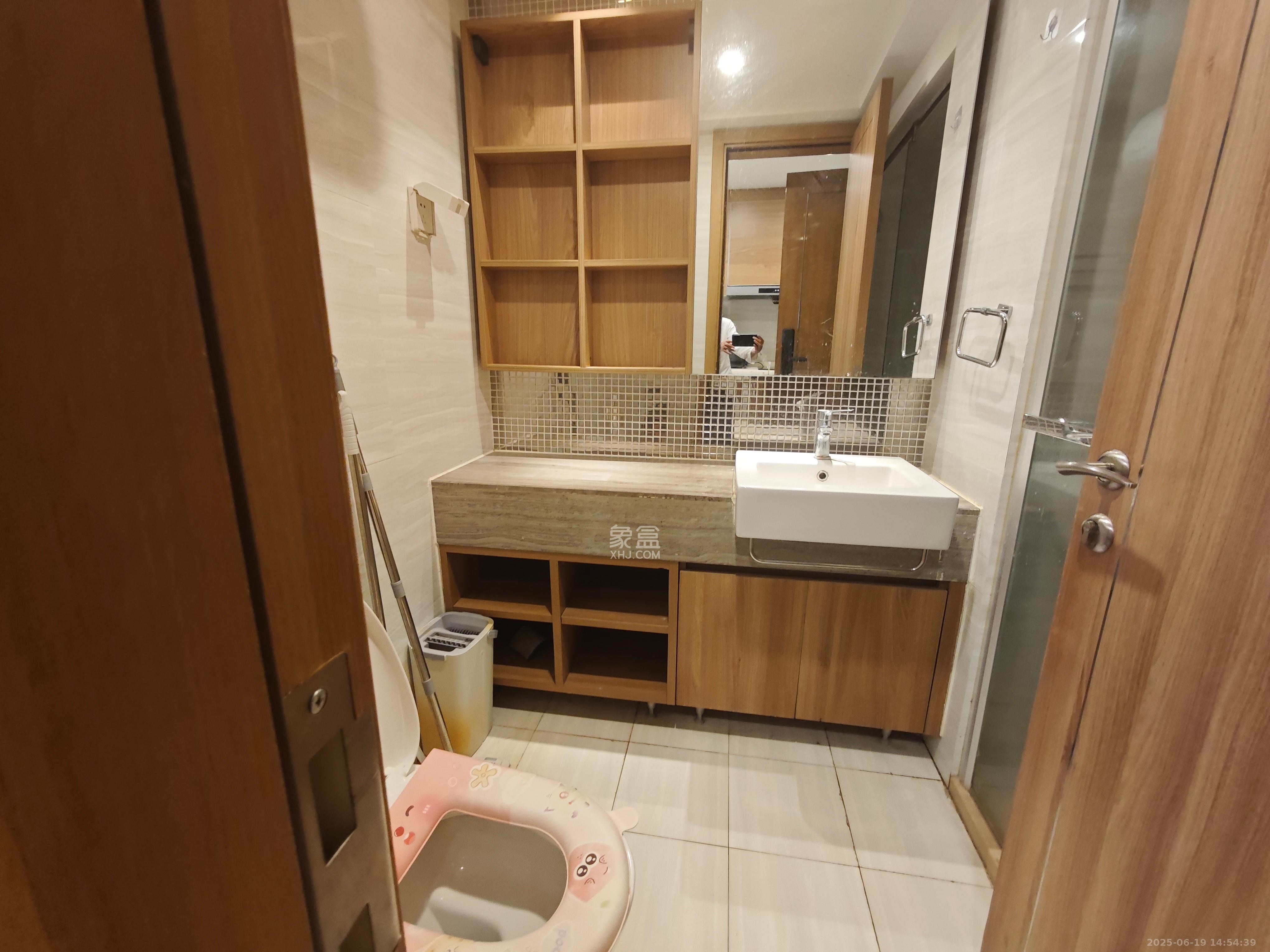 恒大翡翠华庭  1室1厅1卫   1700.00元/月室内图