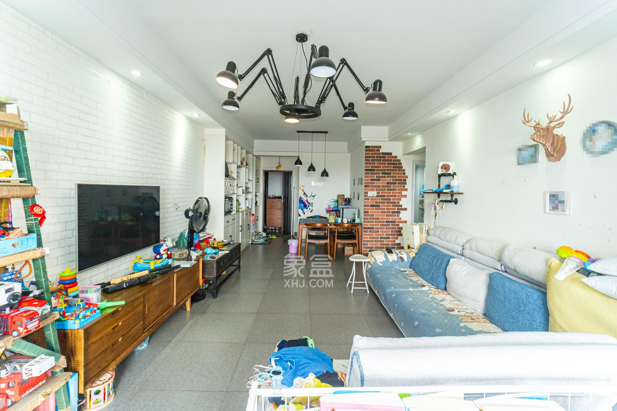 山水湾 3室2厅1卫 69.0万 山水湾 3室2厅1卫 69.0万客厅