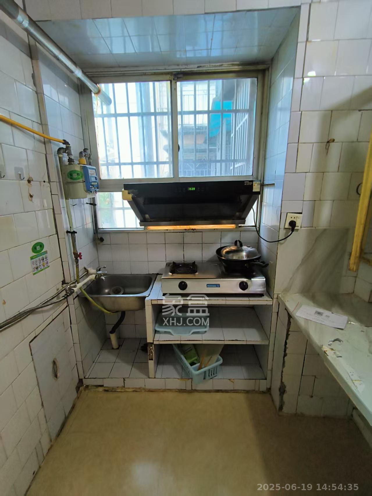 红旗社区  2室1厅1卫   1600.00元/月室内图