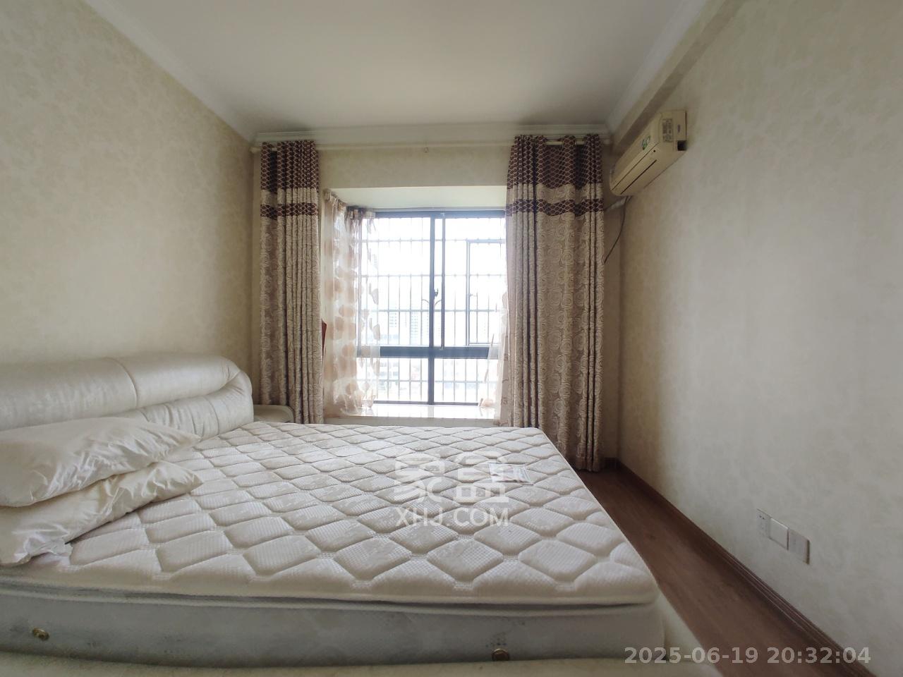 汀湘十里  3室2厅2卫   2200.00元/月室内图