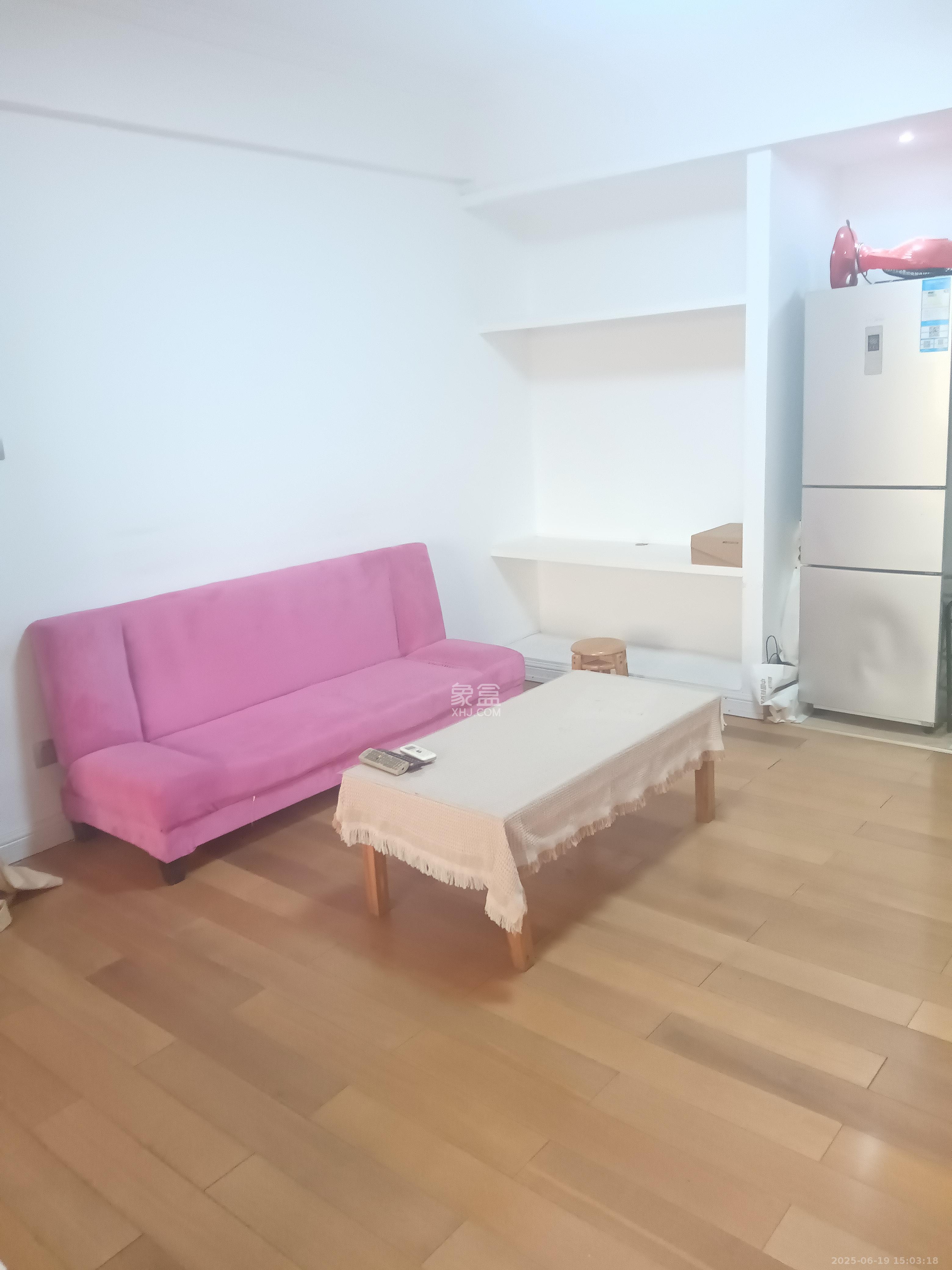 沁园春御院 1室1厅1卫 1700.0元/月 沁园春御院 1室1厅1卫 1700.0元/月室内图