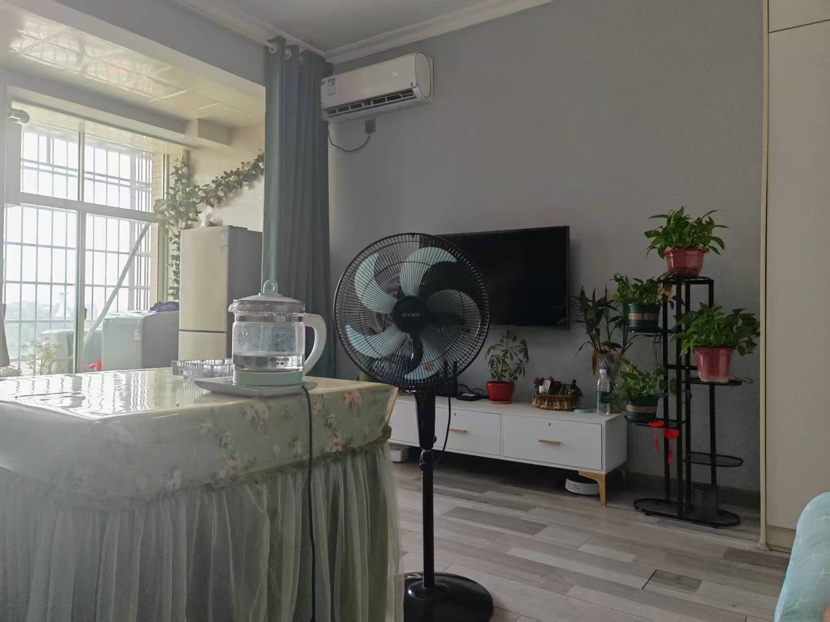 盛世时代广场 1室1厅1卫 1300.0元/月 盛世时代广场 1室1厅1卫 1300.0元/月室内图