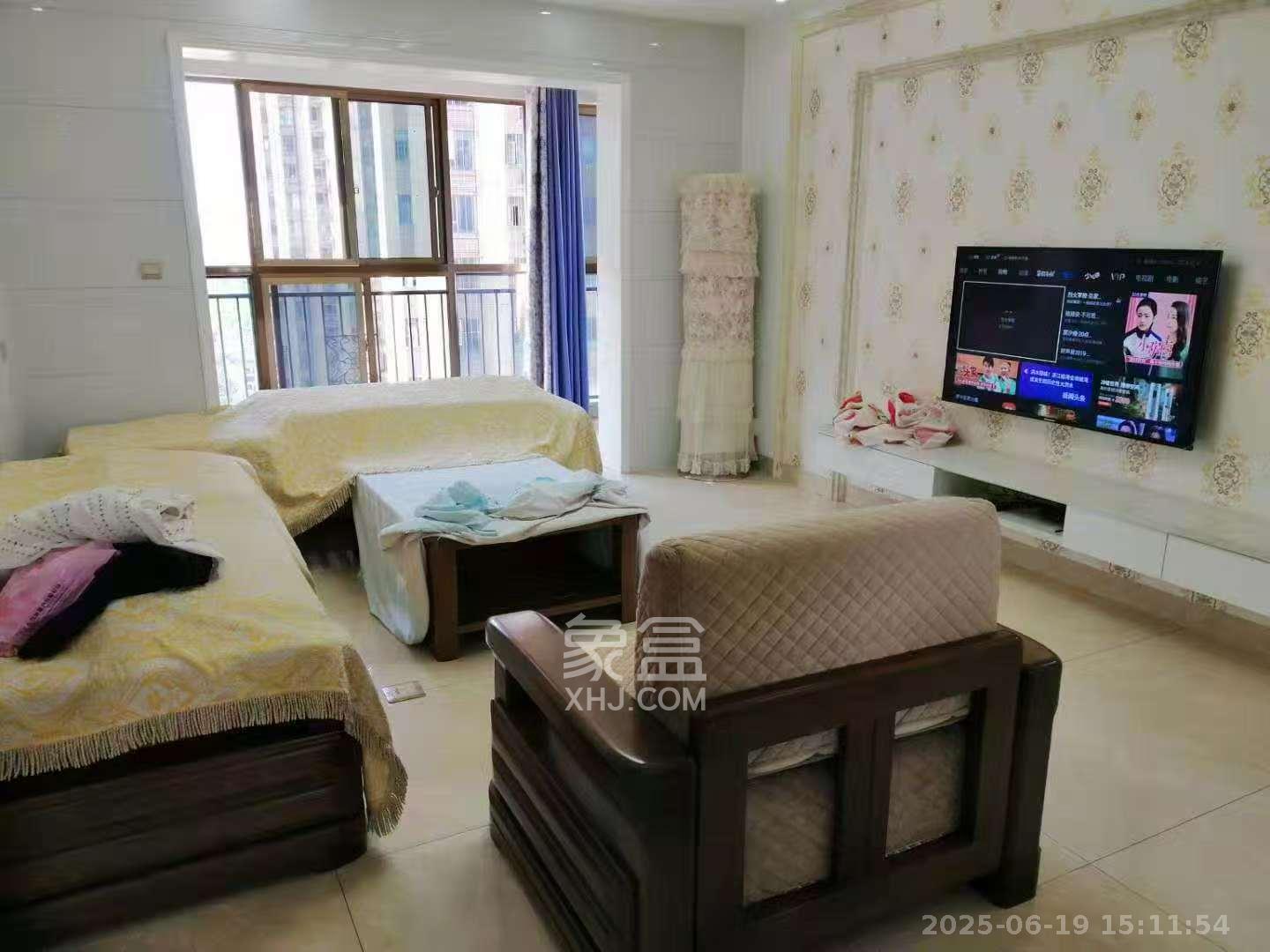 江山帝景雅典  3室2厅2卫    3200.0元/月