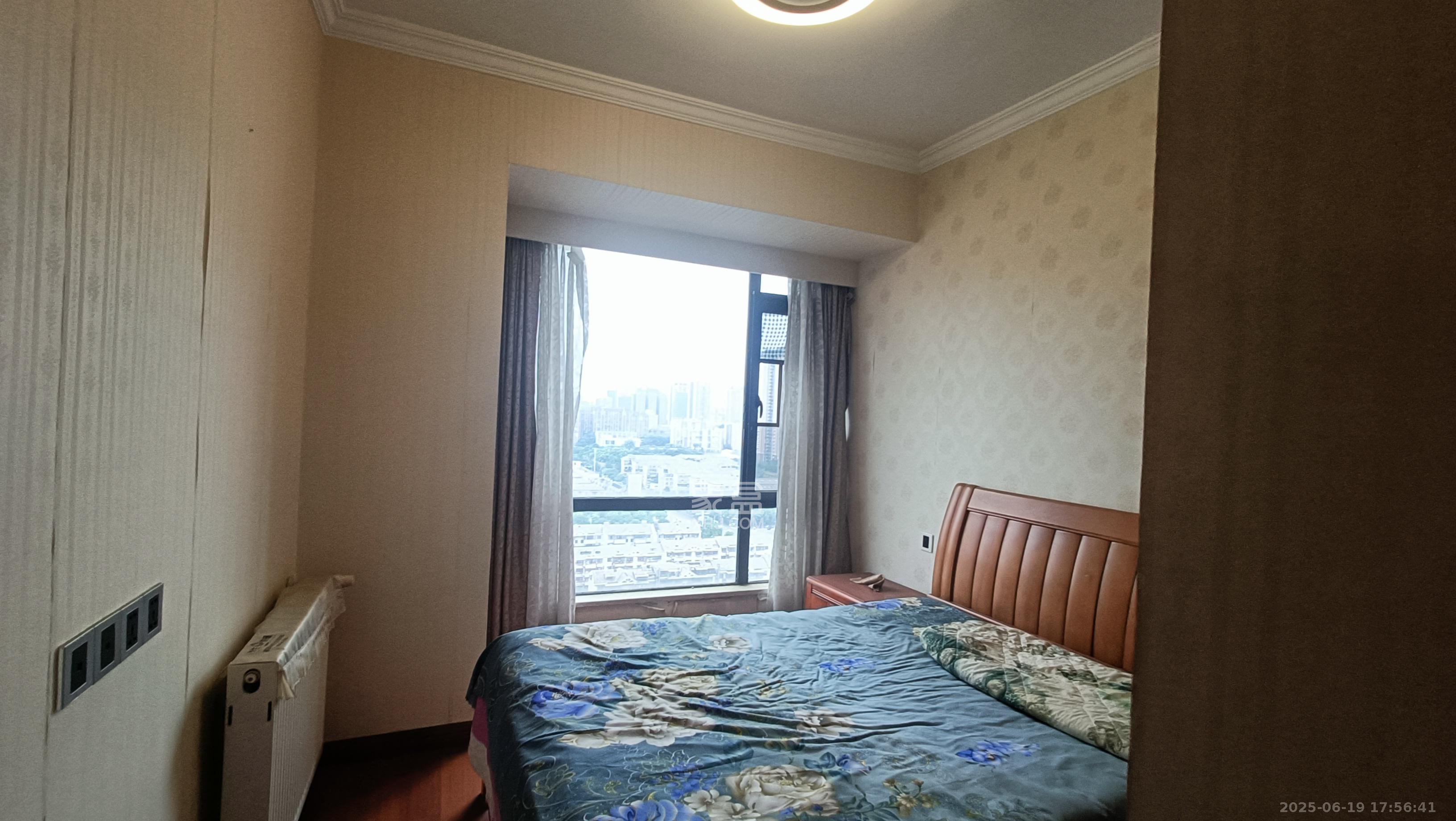 潇湘名城(新里程潇湘名城) 5室2厅2卫 3500.0元/月 潇湘名城(新里程潇湘名城) 5室2厅2卫 3500.0元/月室内图