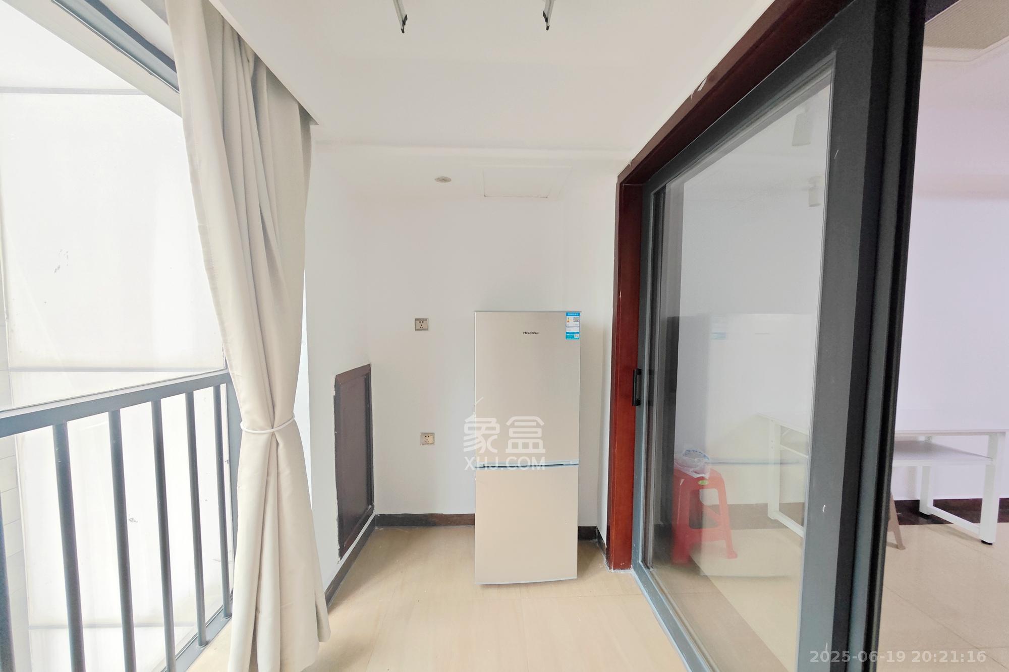 东塘瑞府  1室1厅1卫   26.00万阳台