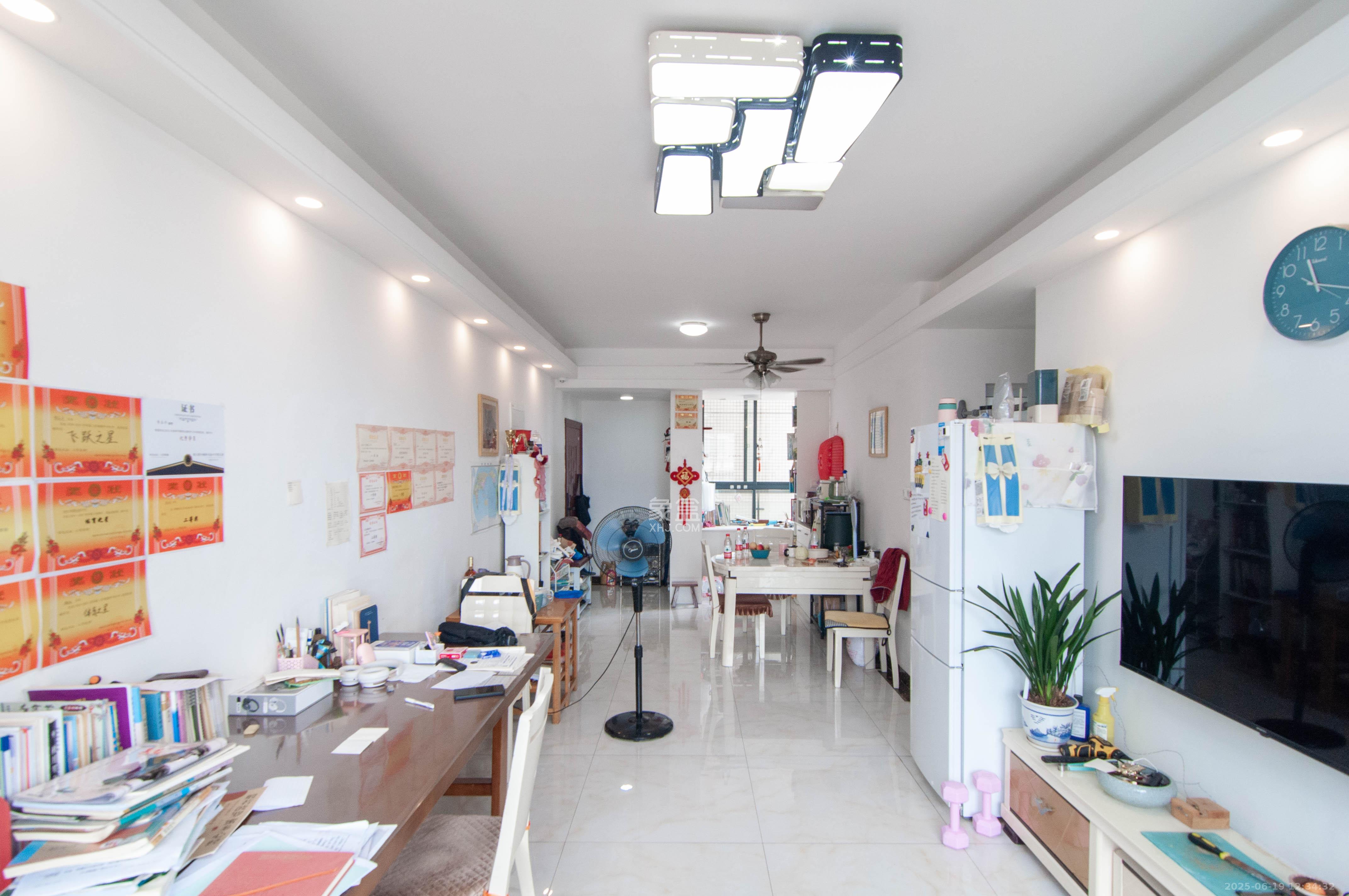 高鑫麓城 3室1厅1卫 105.0万 高鑫麓城 3室1厅1卫 105.0万客厅