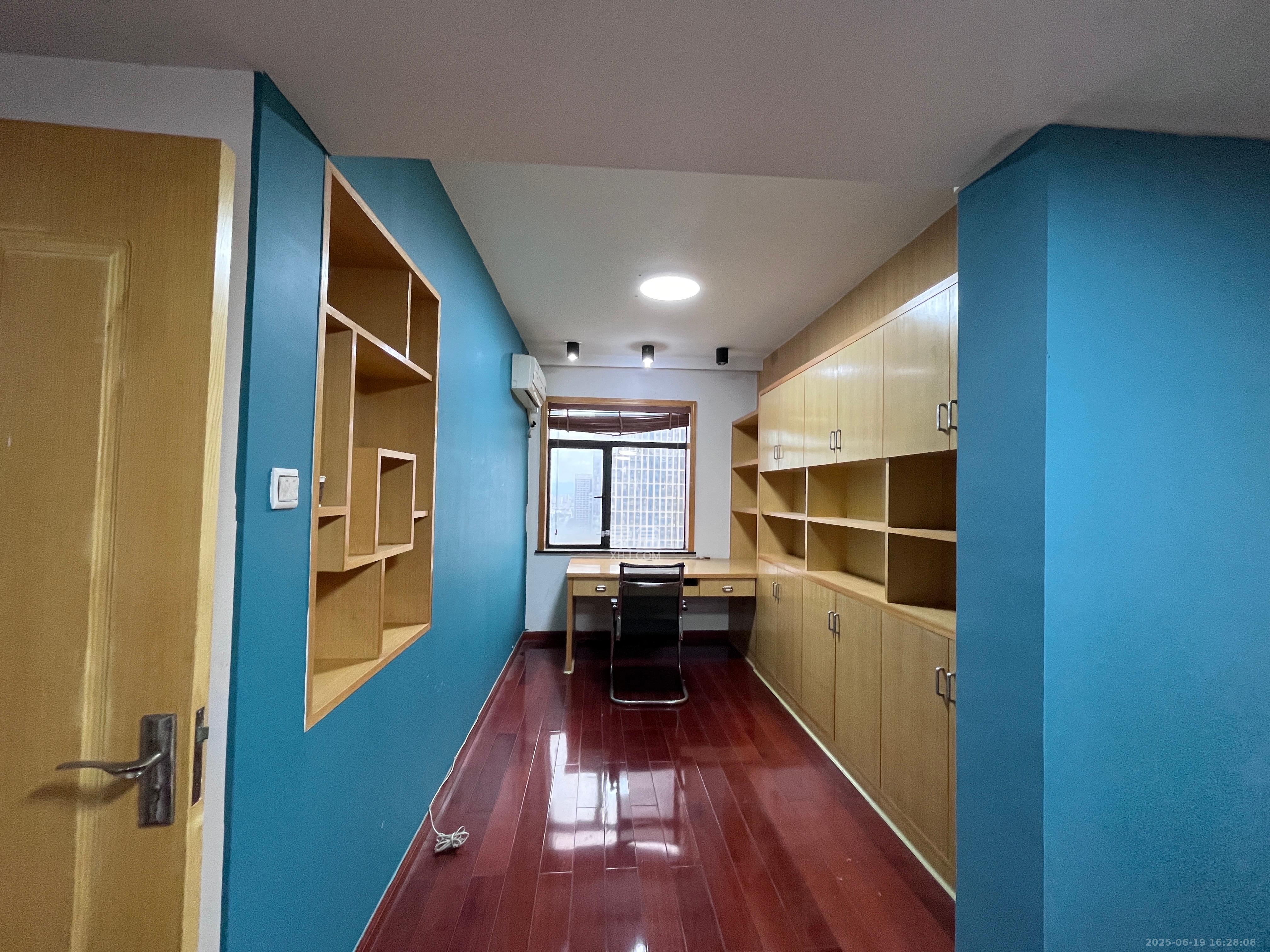 尚城 4室2厅2卫 2500.0元/月 尚城 4室2厅2卫 2500.0元/月室内图