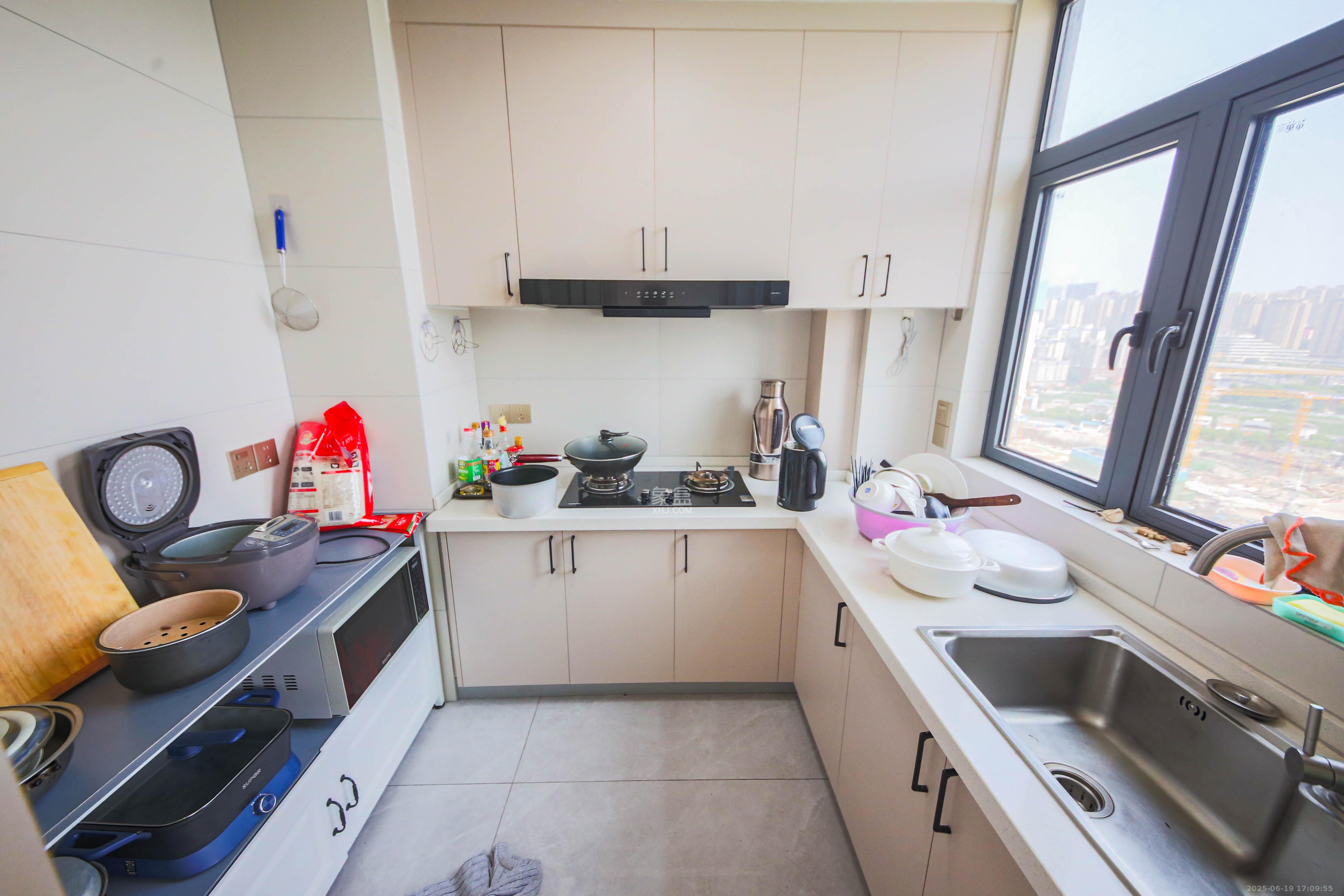 中建钰和城  3室2厅2卫    133.0万 中建钰和城  3室2厅2卫    133.0万厨房