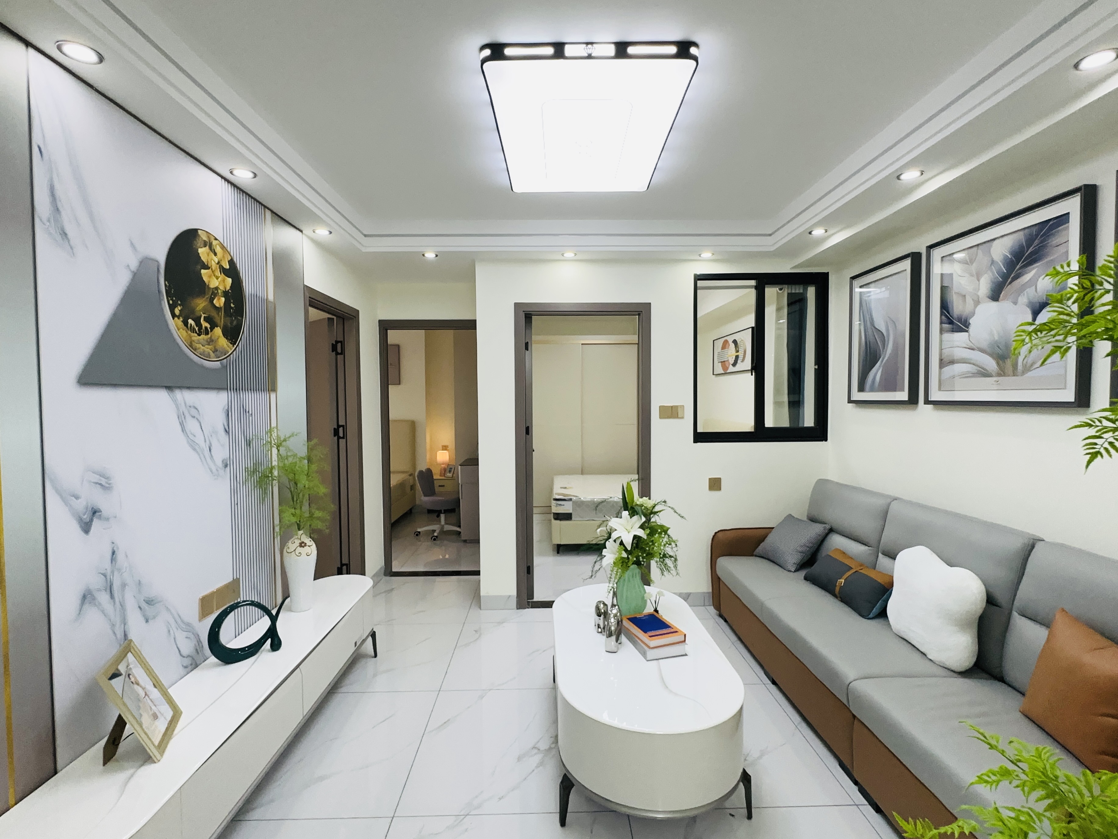 凤翔大厦 3室2厅1卫 79.0万 凤翔大厦 3室2厅1卫 79.0万客厅