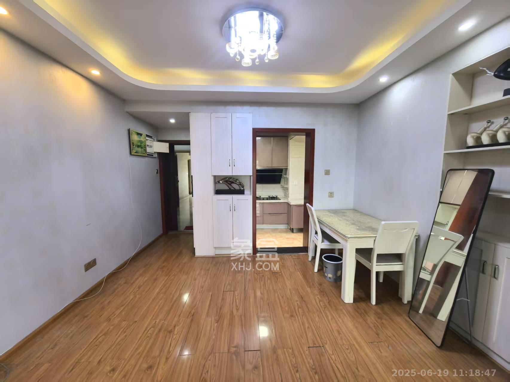 上海城小区 2室2厅1卫 1800.0元/月 上海城小区 2室2厅1卫 1800.0元/月室内图