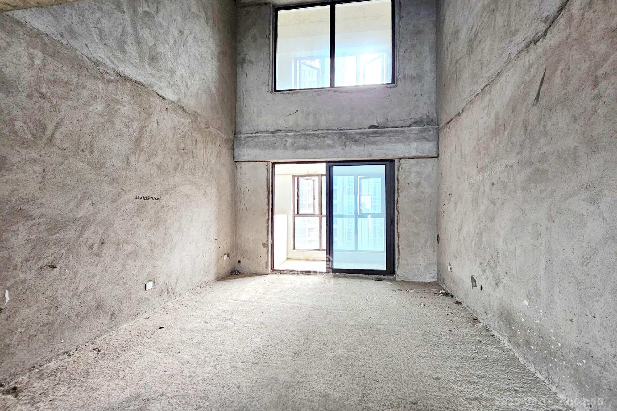 明昇壹城(明昇时代广场)二期  5室2厅3卫    218.0万 明昇壹城(明昇时代广场)二期  5室2厅3卫    218.0万客厅