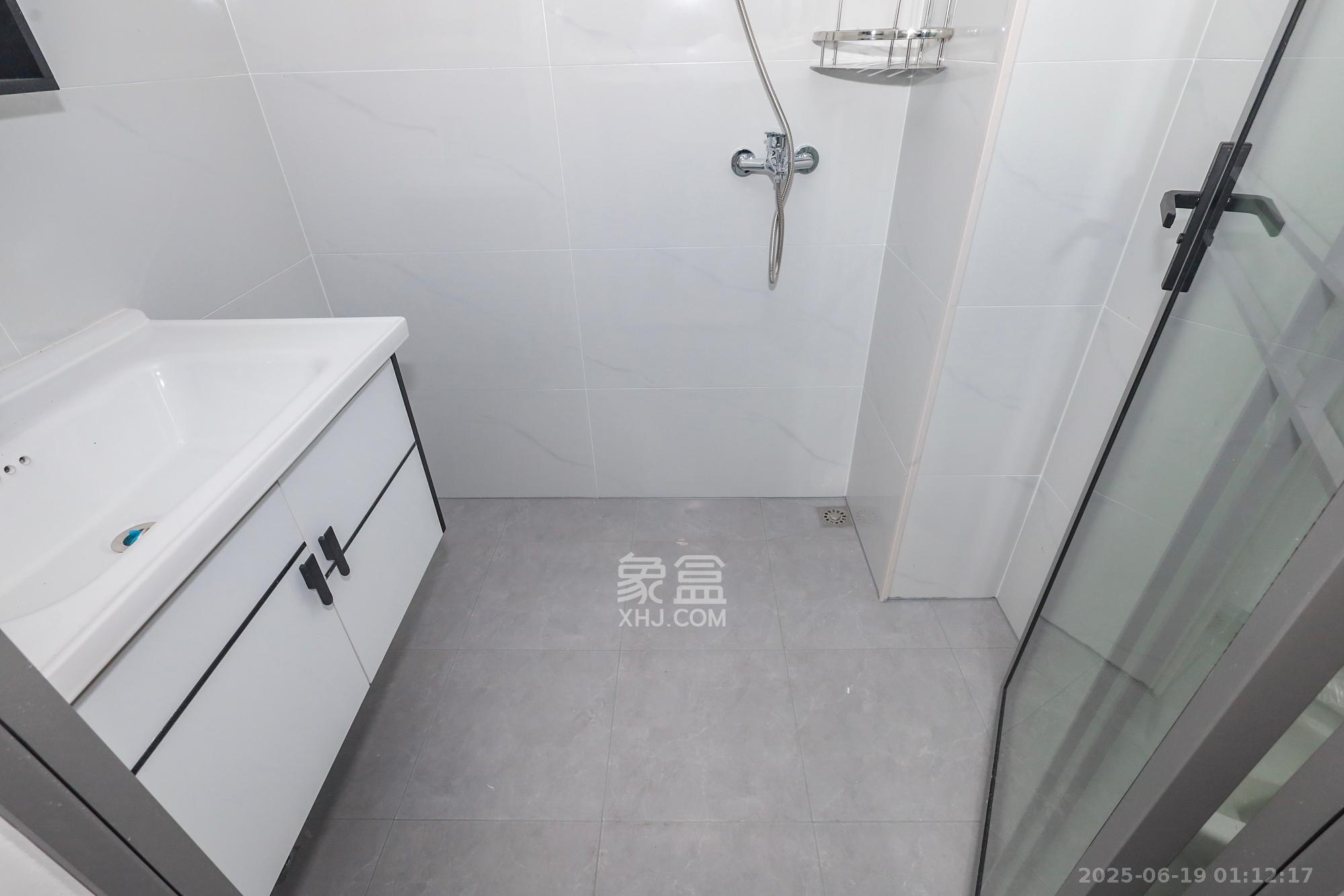 协信星澜汇  1室0厅0卫    24.8万 协信星澜汇  1室0厅0卫    24.8万卫生间