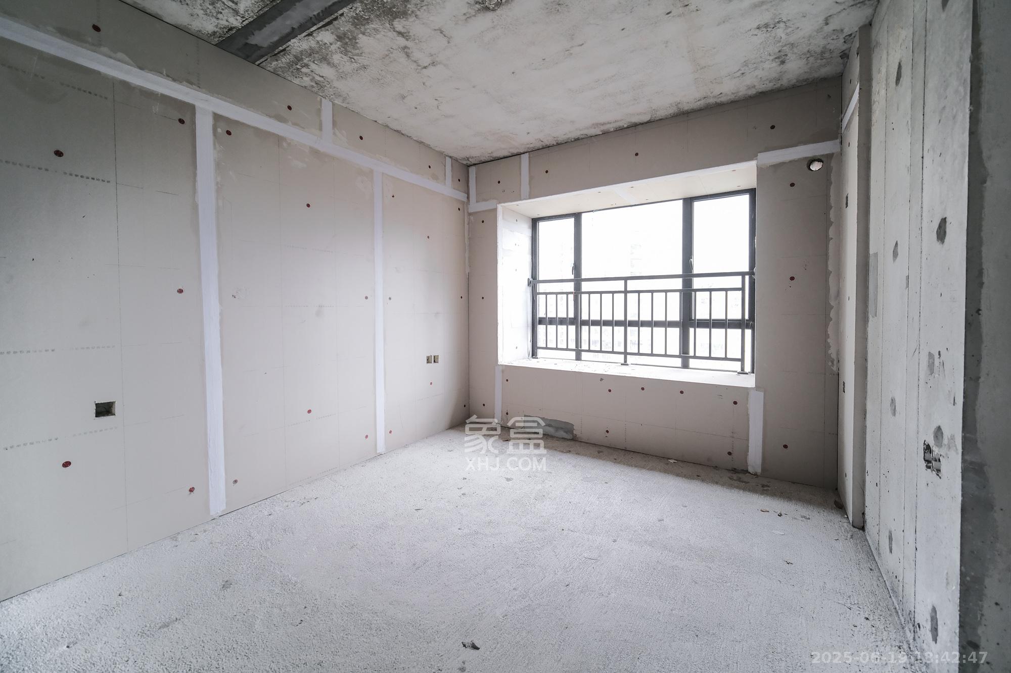 星城春晓 3室2厅1卫 65.0万 星城春晓 3室2厅1卫 65.0万卧室