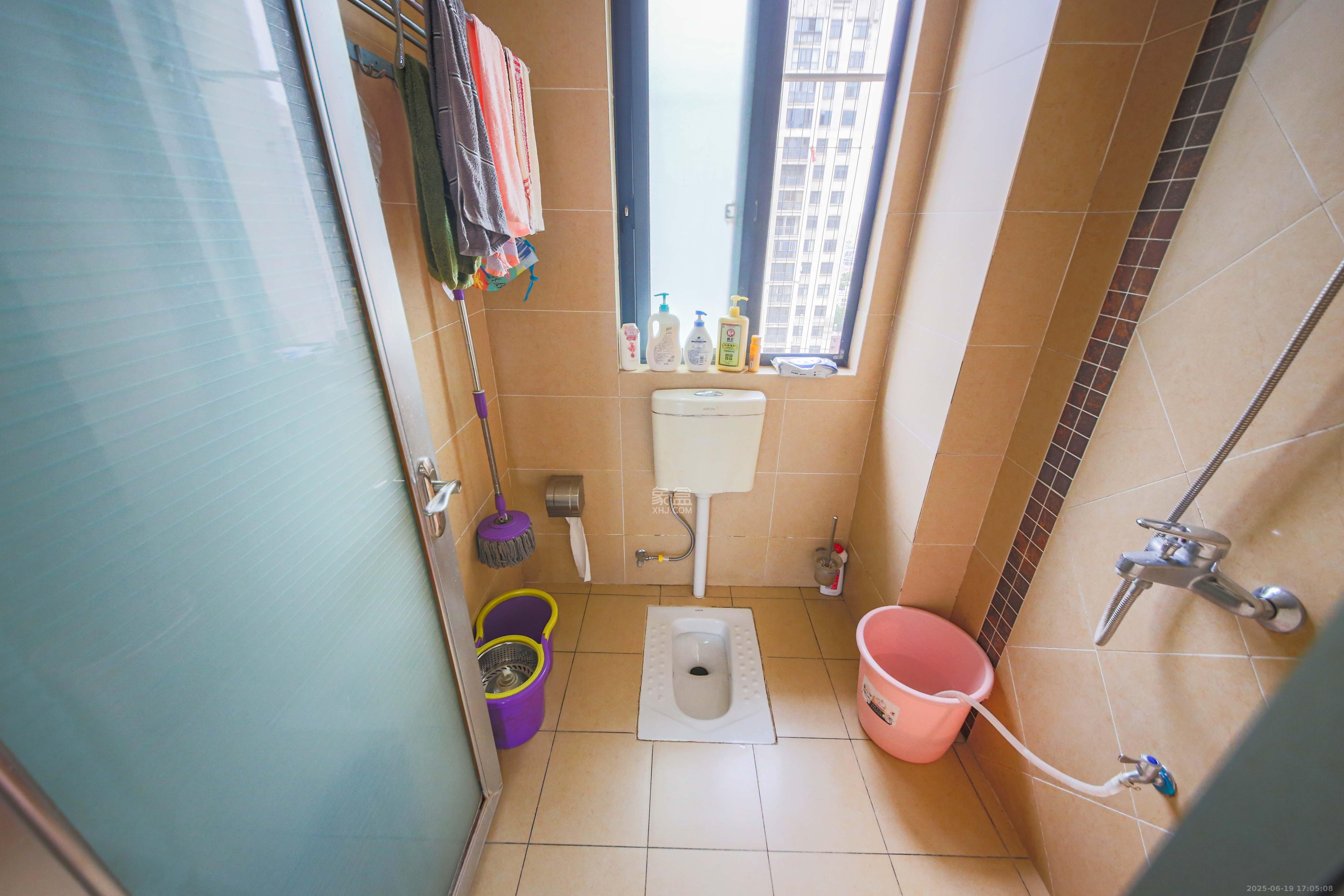 青园 3室2厅1卫 118.0万 青园 3室2厅1卫 118.0万卫生间