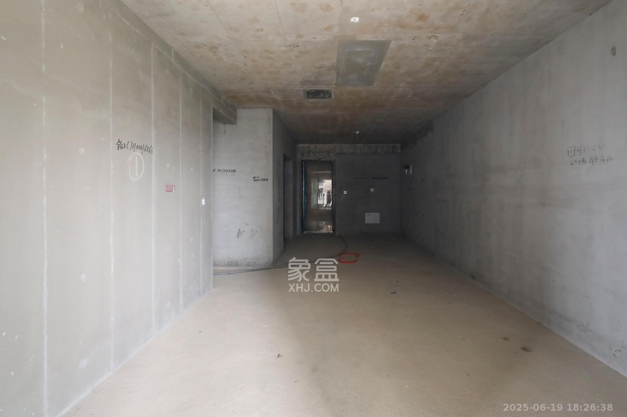 嘉宇北部湾BC区  4室2厅2卫    67.0万 嘉宇北部湾BC区  4室2厅2卫    67.0万客厅