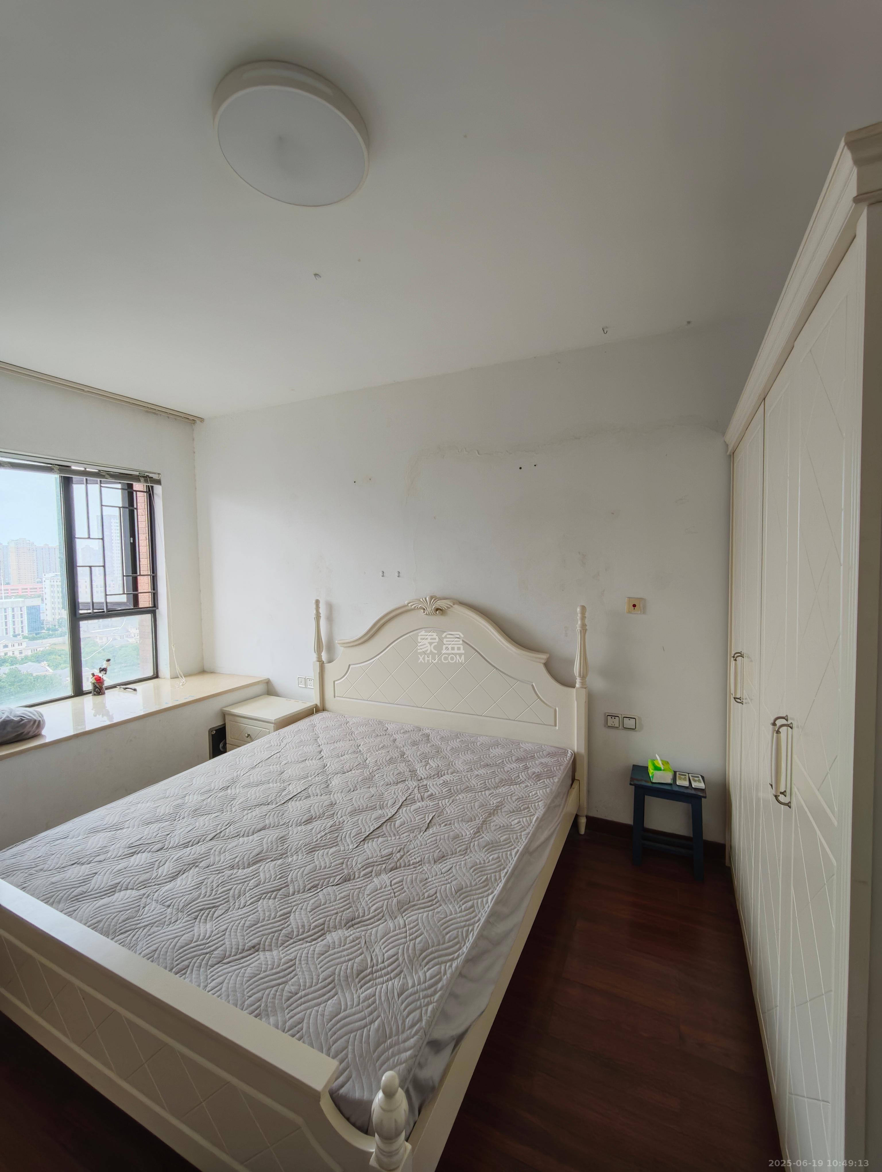 三一街区  3室2厅1卫   1750.00元/月室内图