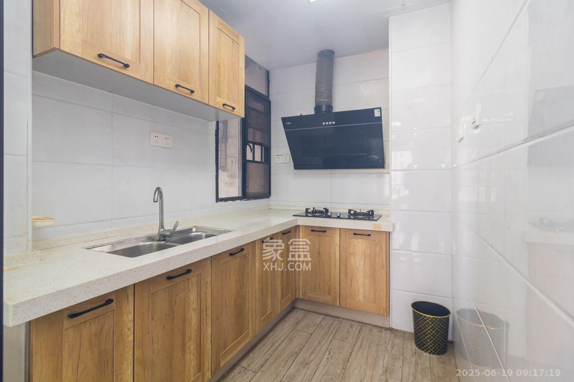 辉煌国际城二期 3室2厅1卫 2800.0元/月 辉煌国际城二期 3室2厅1卫 2800.0元/月室内图