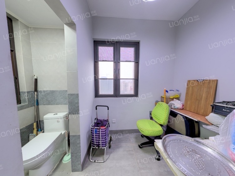 海航豪庭北苑 4室2厅4卫 9000.0元/月 海航豪庭北苑 4室2厅4卫 9000.0元/月室内图