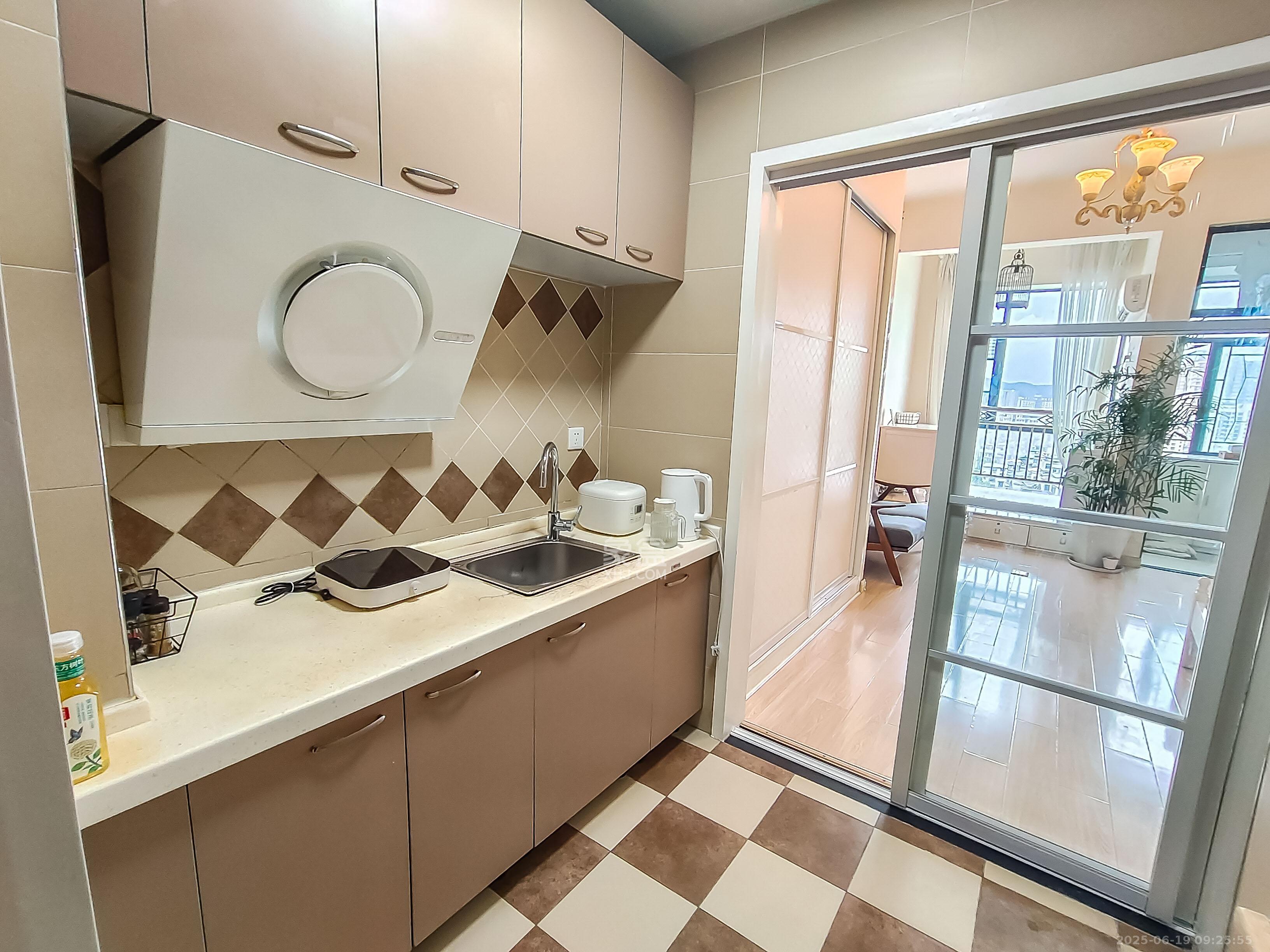 长房时代城 1室1厅1卫 37.8万 长房时代城 1室1厅1卫 37.8万厨房