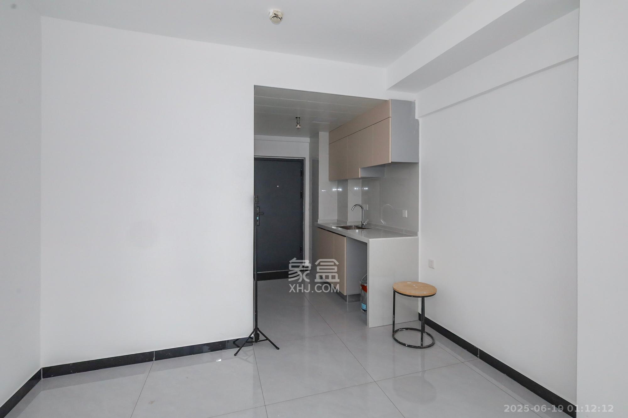 协信星澜汇  1室0厅0卫    24.8万 协信星澜汇  1室0厅0卫    24.8万客厅