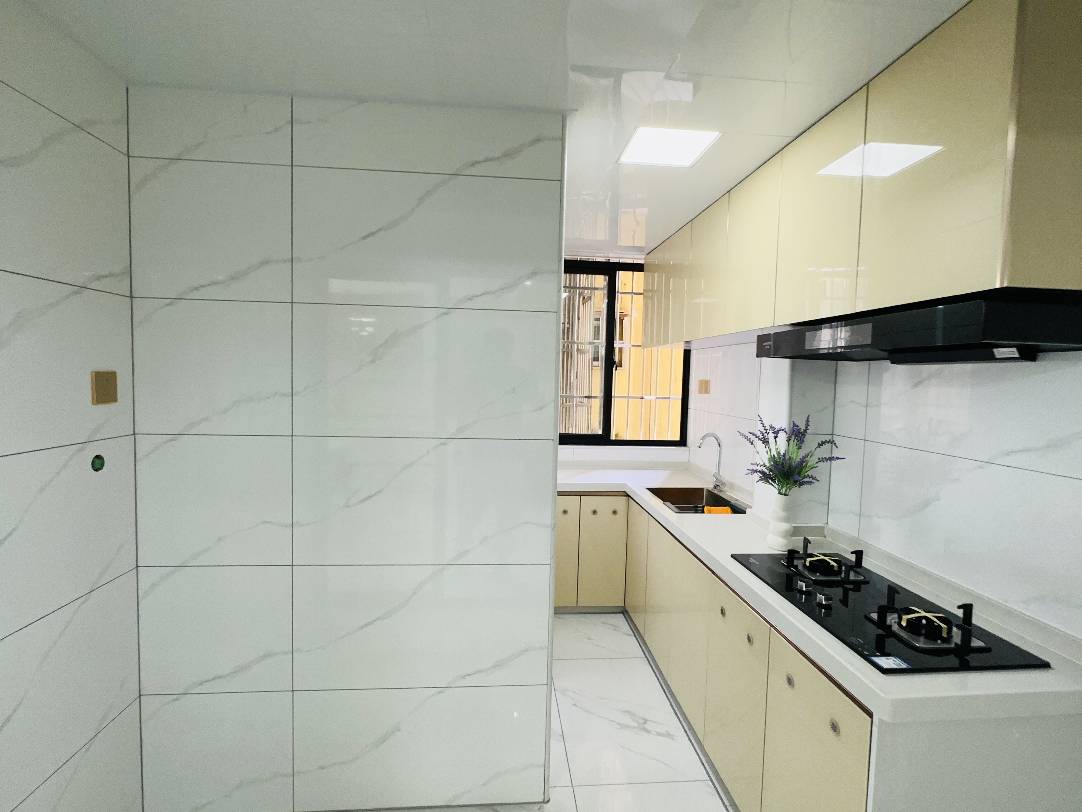 凤翔大厦 3室2厅1卫 79.0万 凤翔大厦 3室2厅1卫 79.0万客厅