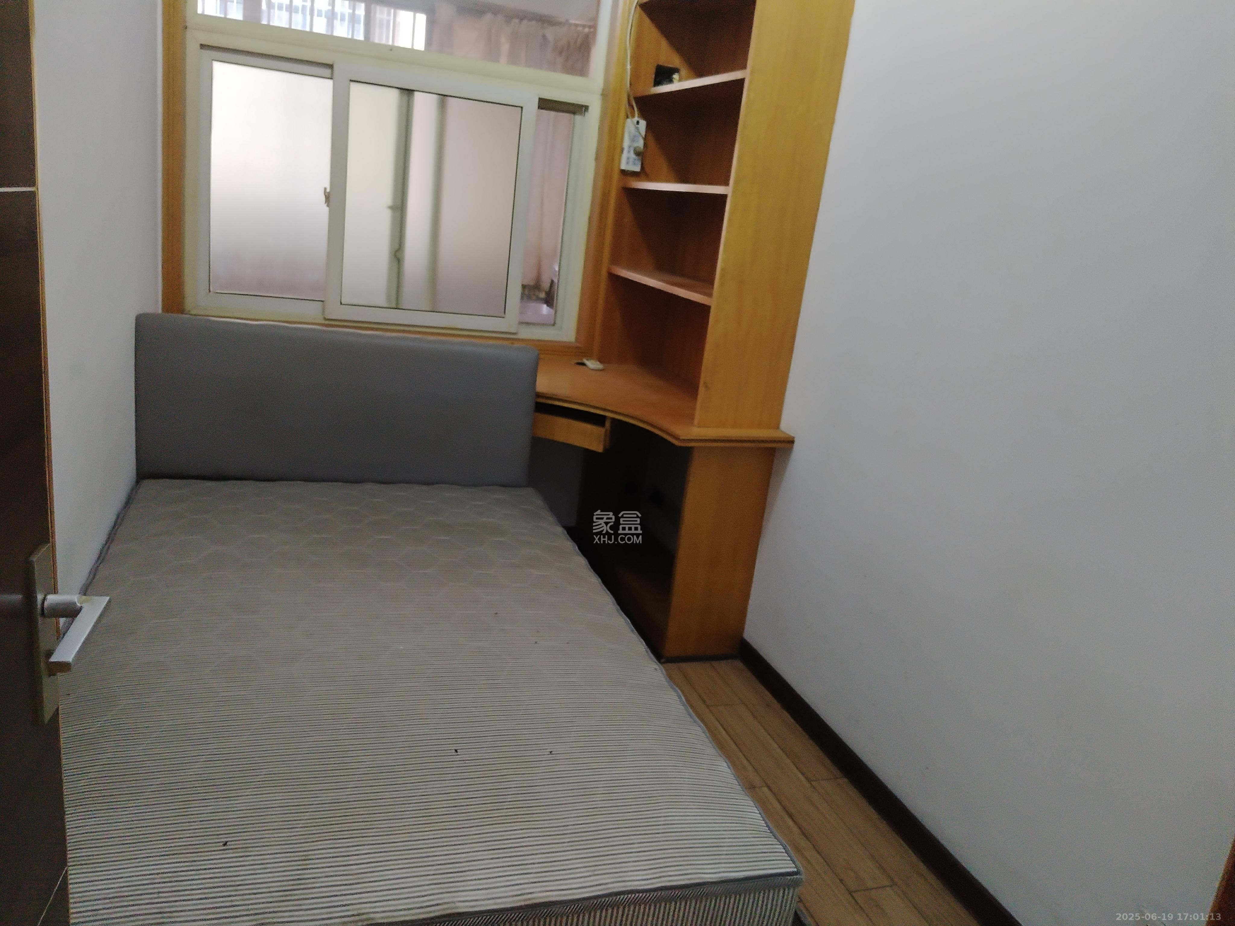 新塘垅小区(高桥物流园)  3室2厅2卫    2200.0元/月 新塘垅小区(高桥物流园)  3室2厅2卫    2200.0元/月室内图