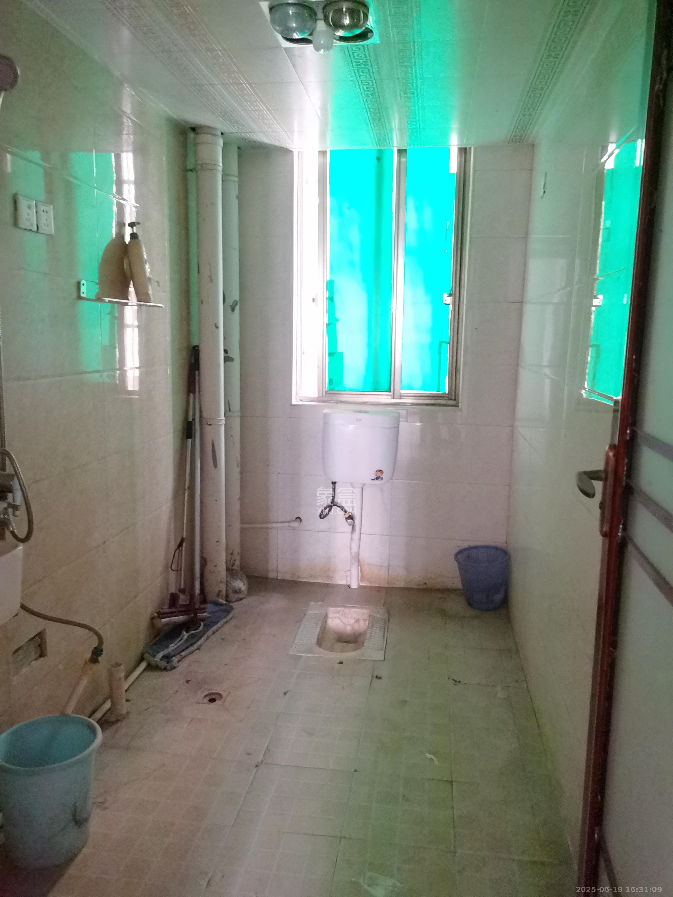 蟠龙欣苑  3室2厅2卫    1500.0元/月室内图