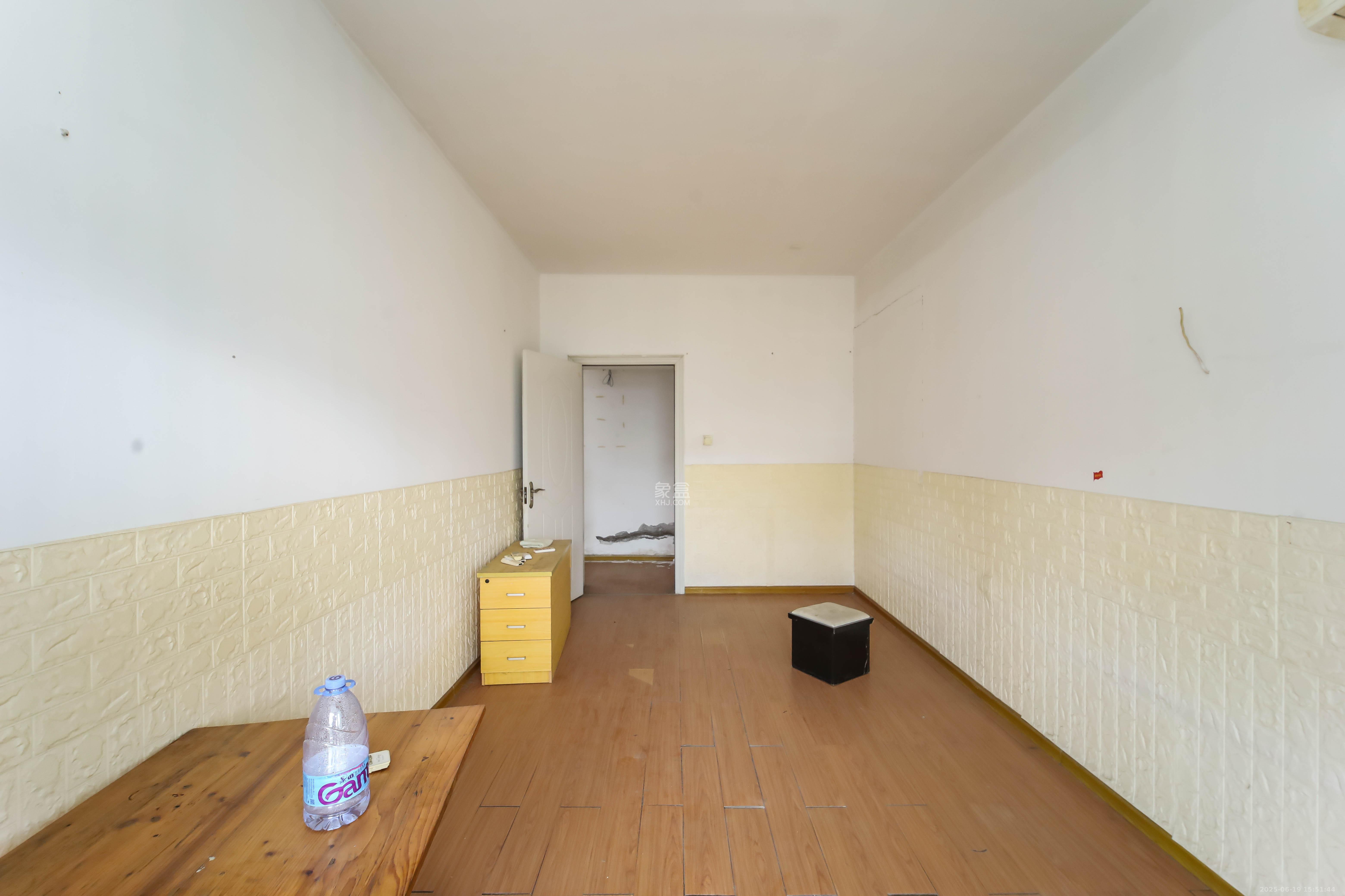 凯乐湘园  3室2厅2卫    95.0万卧室