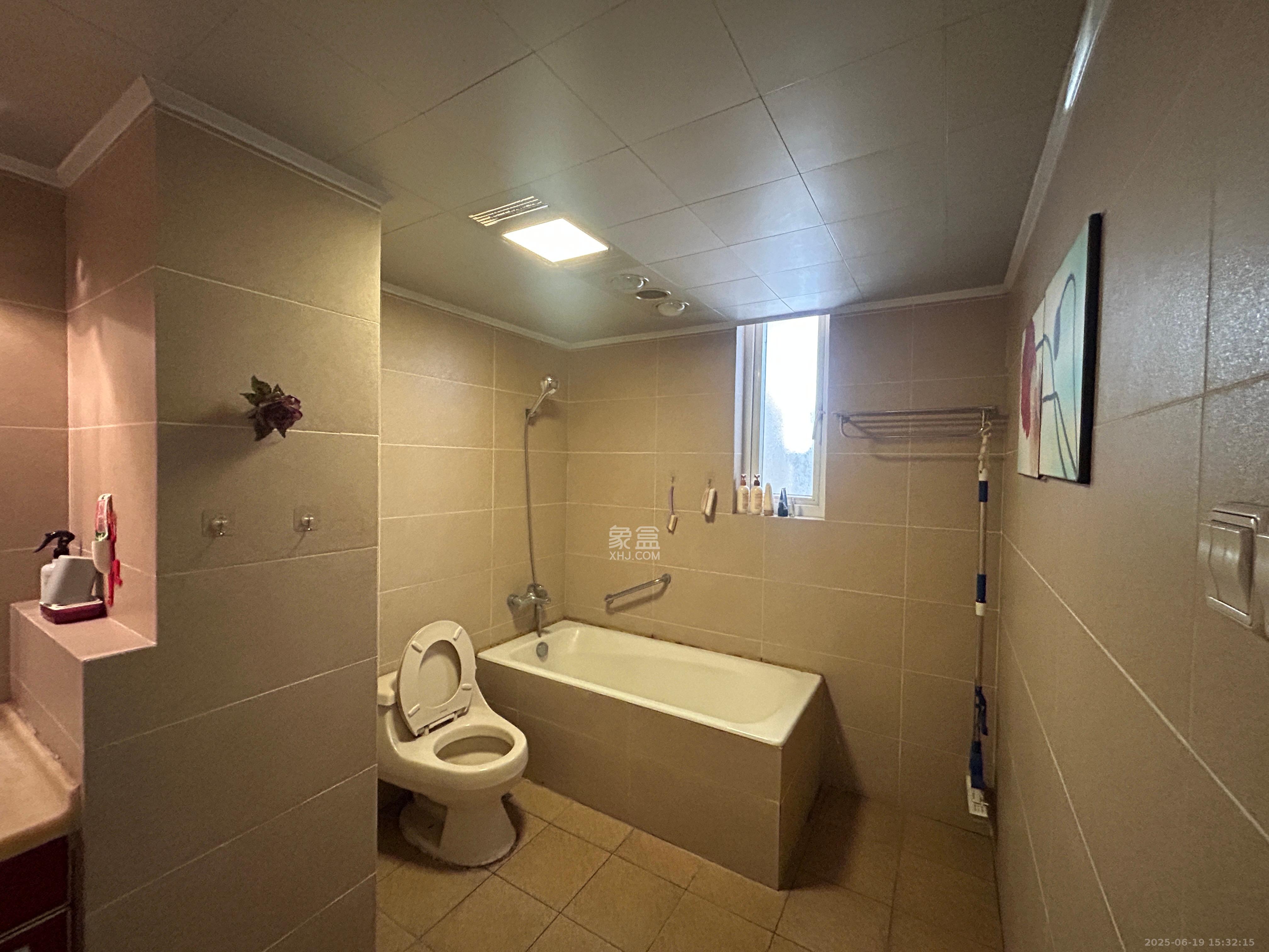 新世纪花苑 4室2厅2卫 5500.0元/月 新世纪花苑 4室2厅2卫 5500.0元/月室内图