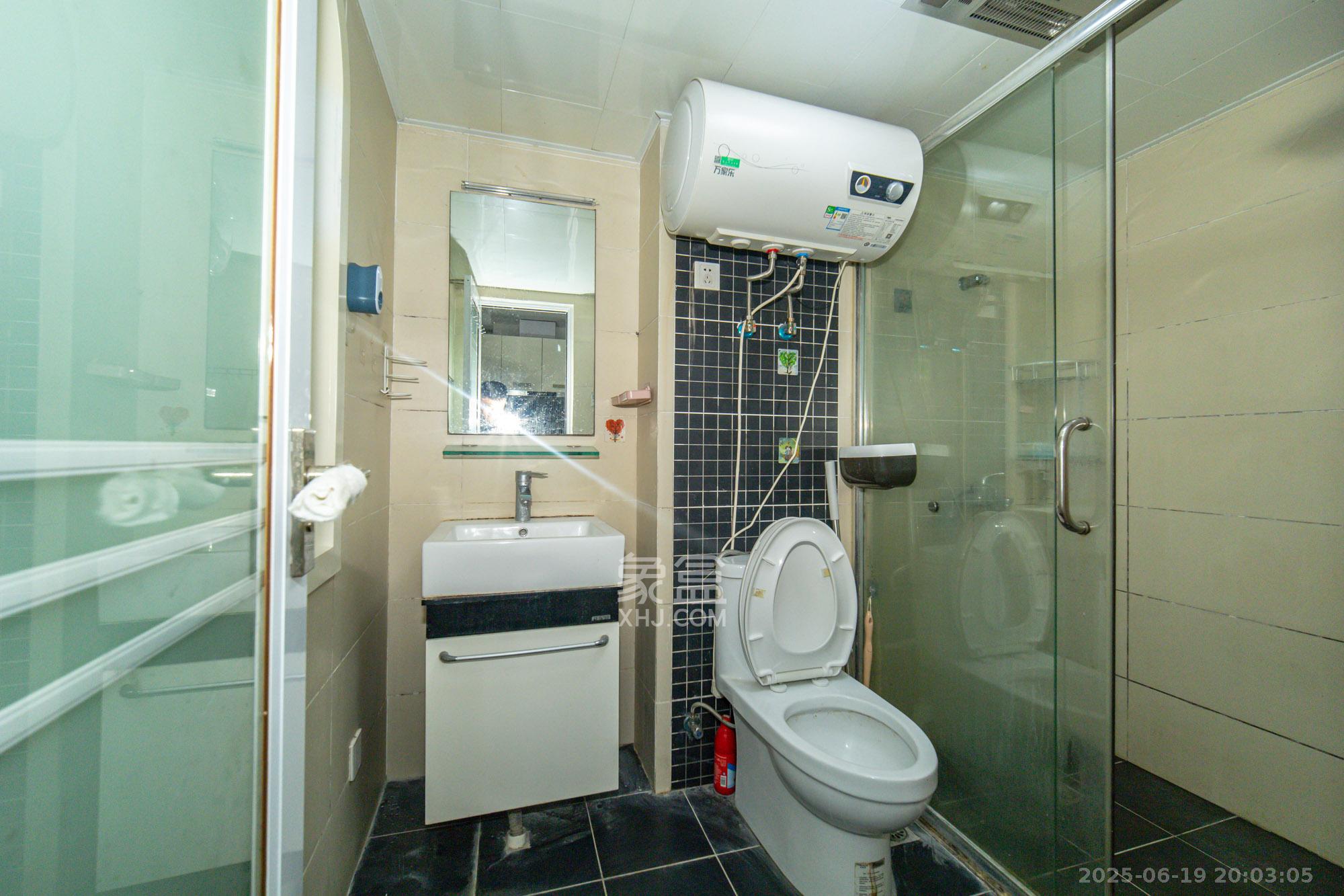 时代星城 1室1厅1卫 21.8万 时代星城 1室1厅1卫 21.8万卫生间