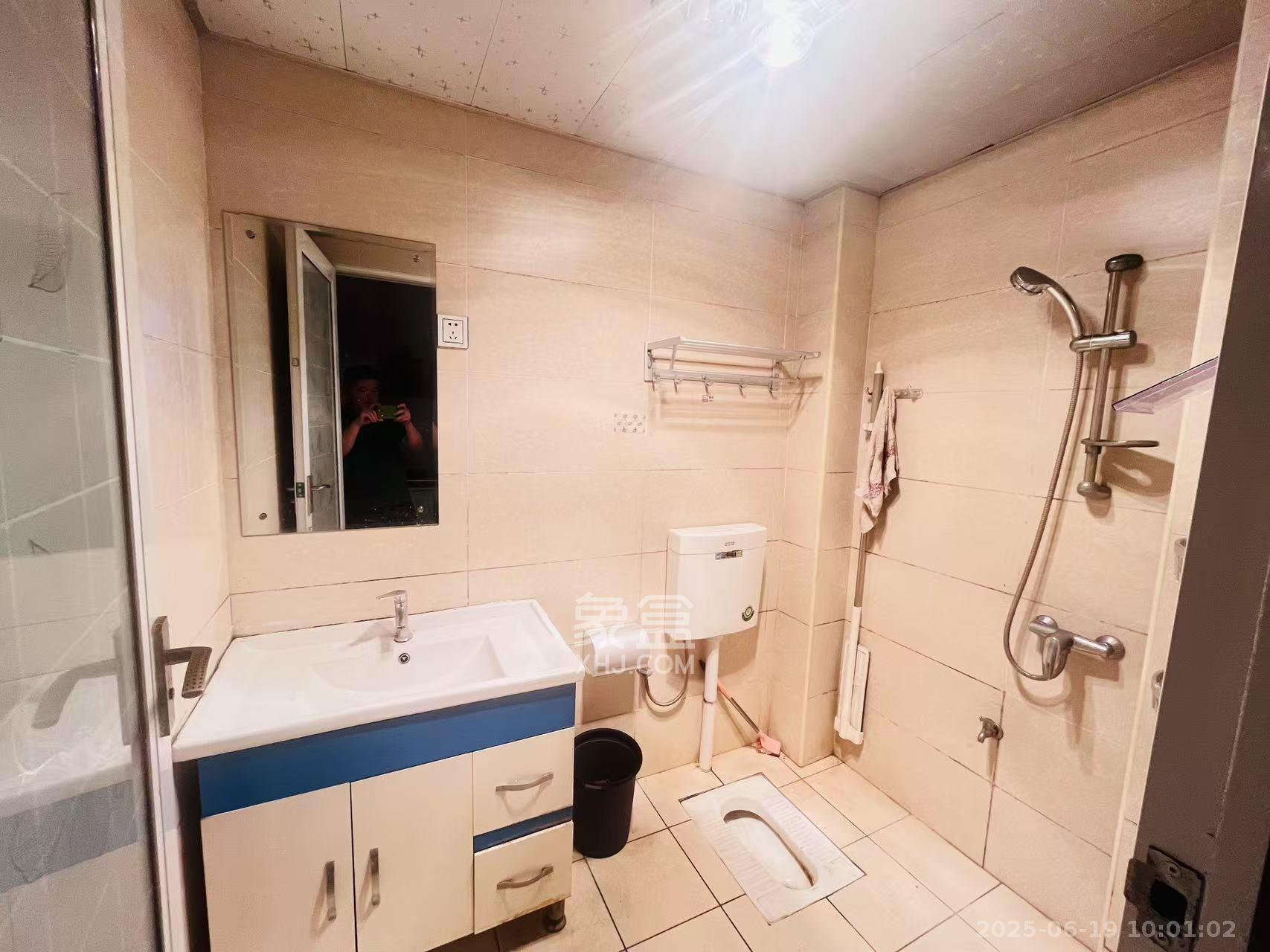 华夏佳园一期  1室1厅1卫    800.0元/月 华夏佳园一期  1室1厅1卫    800.0元/月室内图