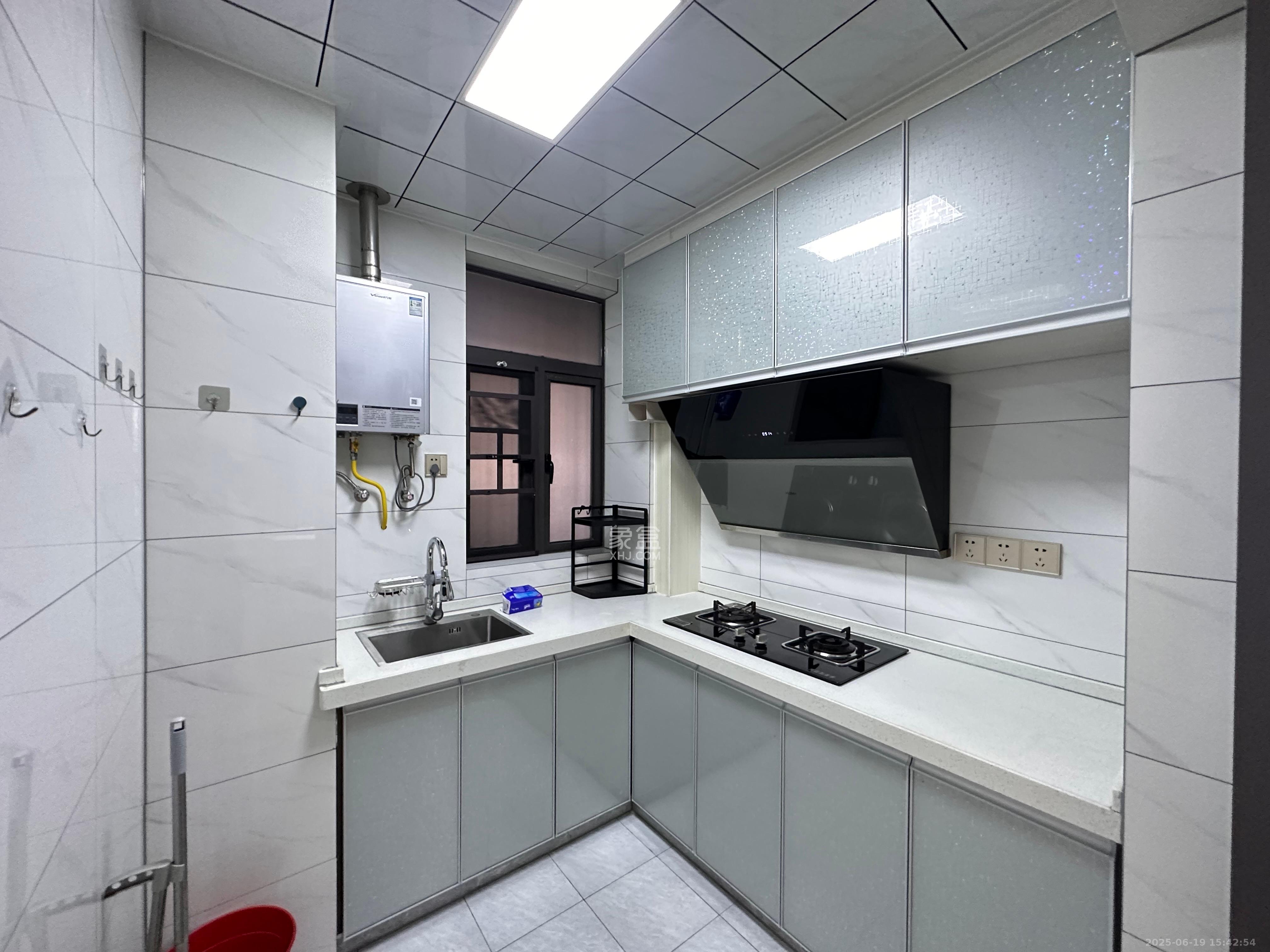 嘉雨兴园 2室1厅1卫 3000.0元/月 嘉雨兴园 2室1厅1卫 3000.0元/月室内图