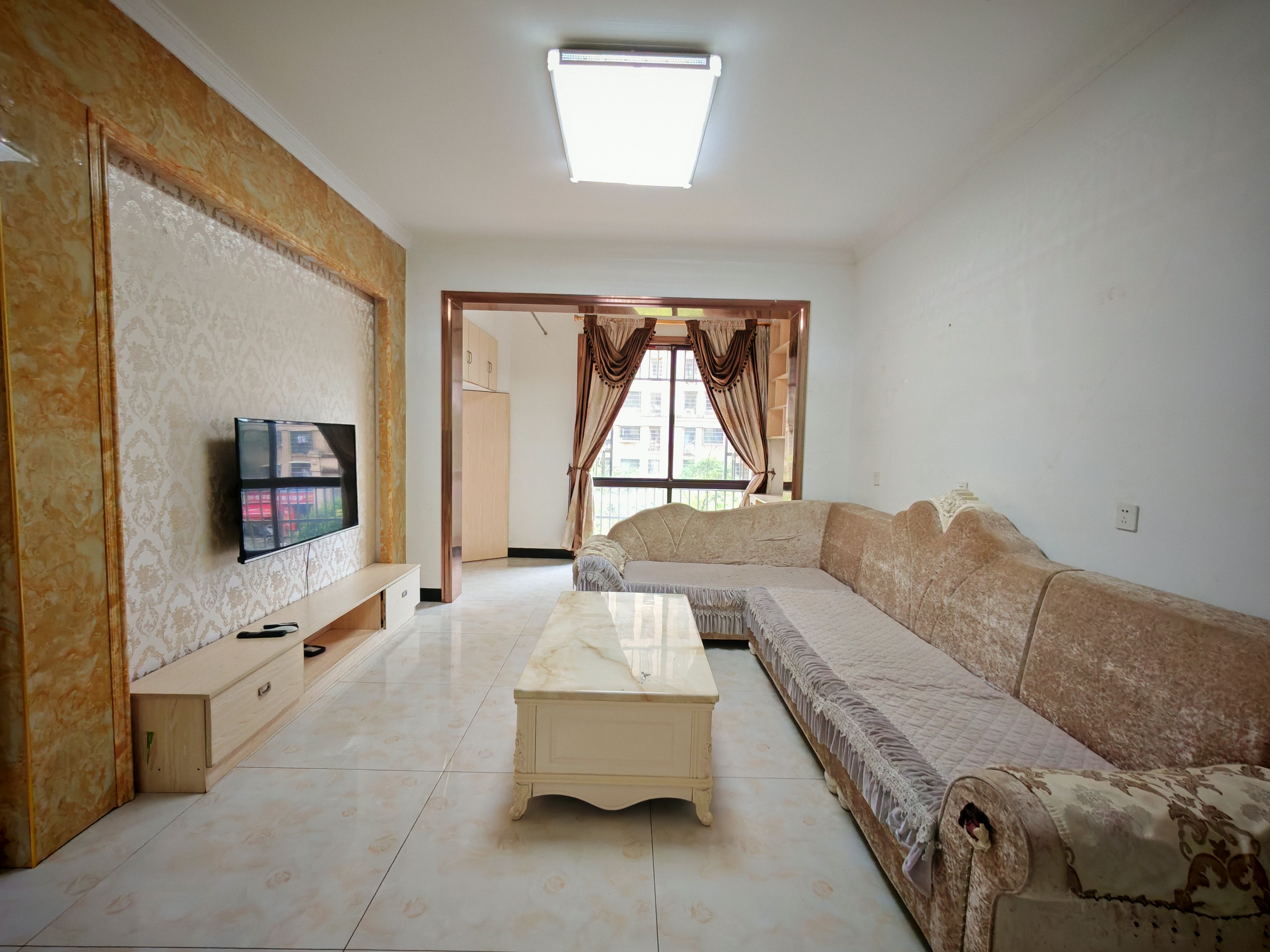 嘉顺苑  2室2厅1卫    2000.0元/月户型图