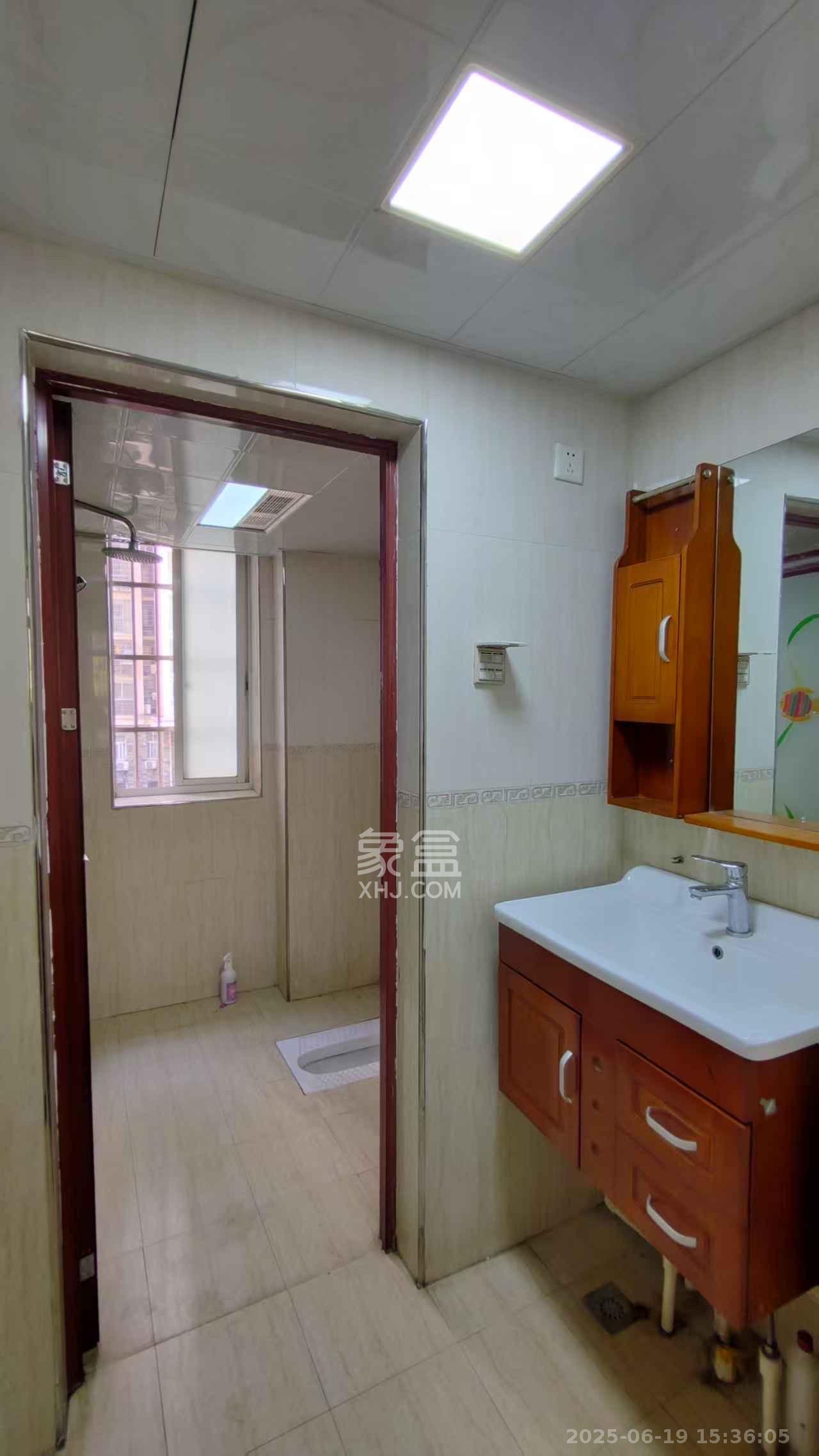 圣力华苑  3室2厅1卫   1650.00元/月室内图