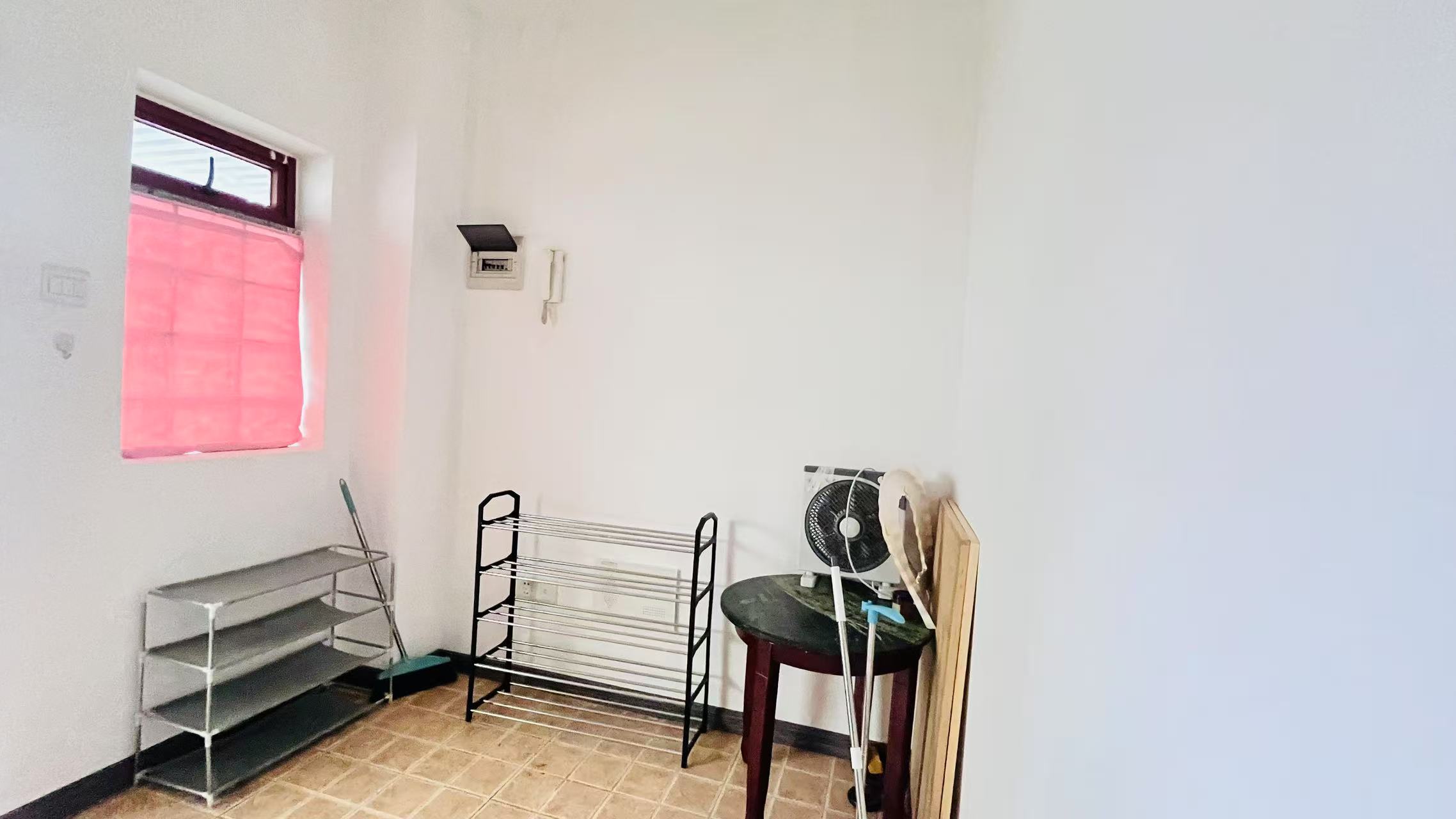 阳光青年城  1室1厅1卫    900.0元/月 阳光青年城  1室1厅1卫    900.0元/月室内图