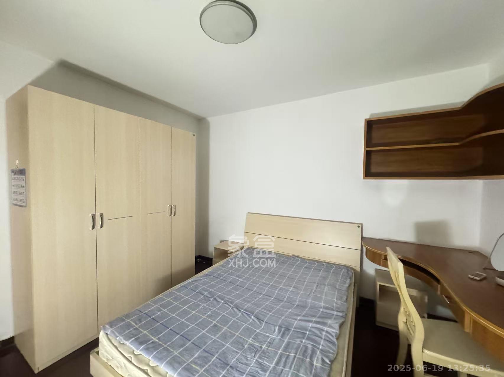 新桥小区  3室2厅2卫   1600.00元/月室内图