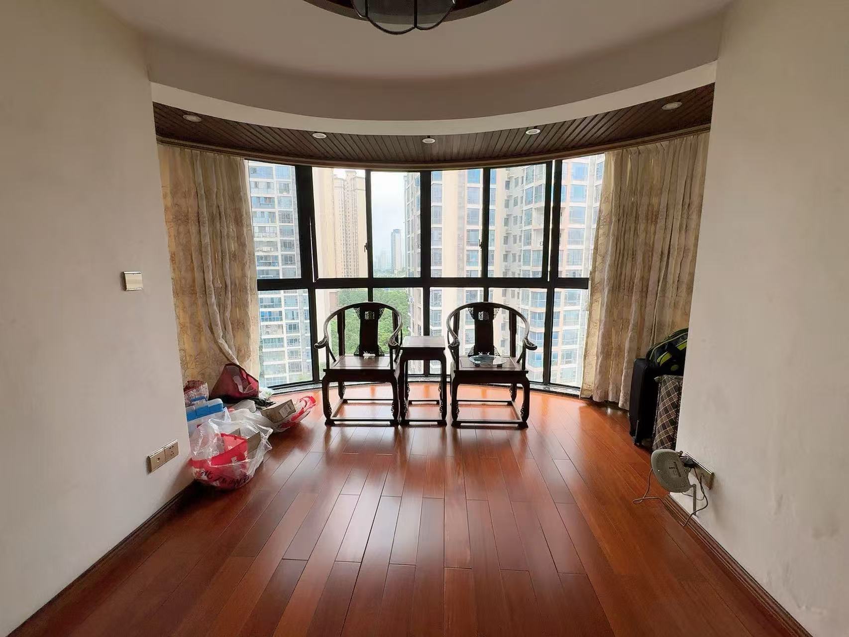 庐山春天早安华晨 4室2厅2卫 105.0万 庐山春天早安华晨 4室2厅2卫 105.0万室内图