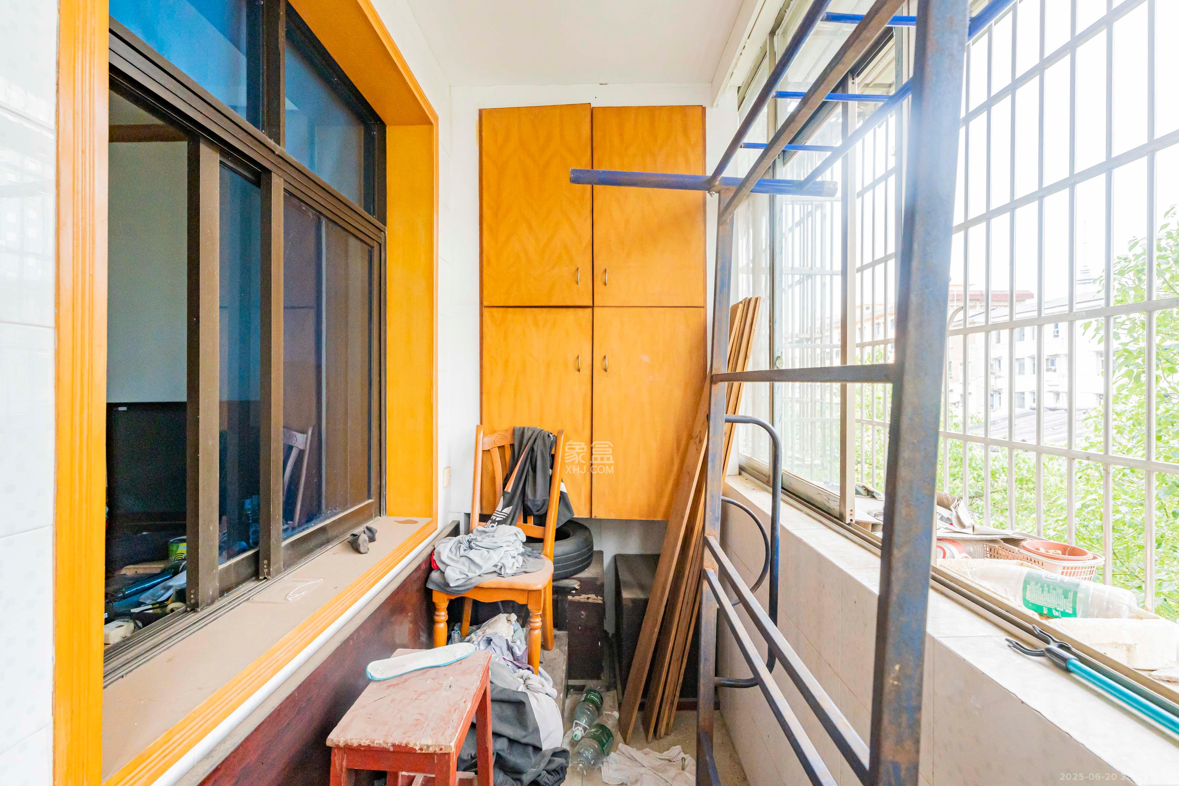 东风一村社区房(王家垅)  2室2厅1卫    30.0万 东风一村社区房(王家垅)  2室2厅1卫    30.0万阳台