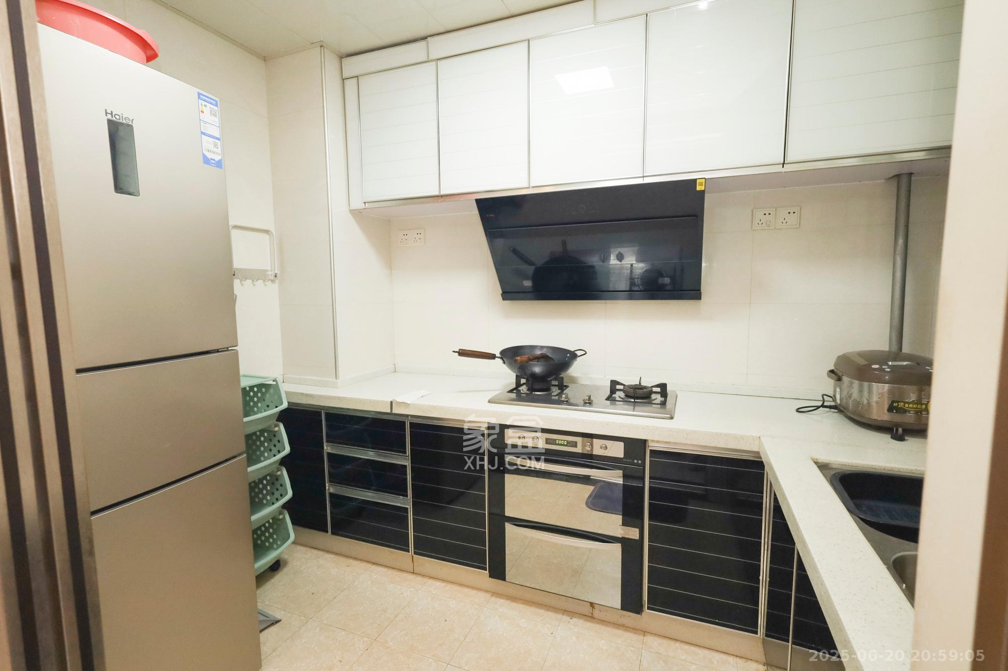 金霞湘绣园  3室2厅1卫    73.0万 金霞湘绣园  3室2厅1卫    73.0万厨房