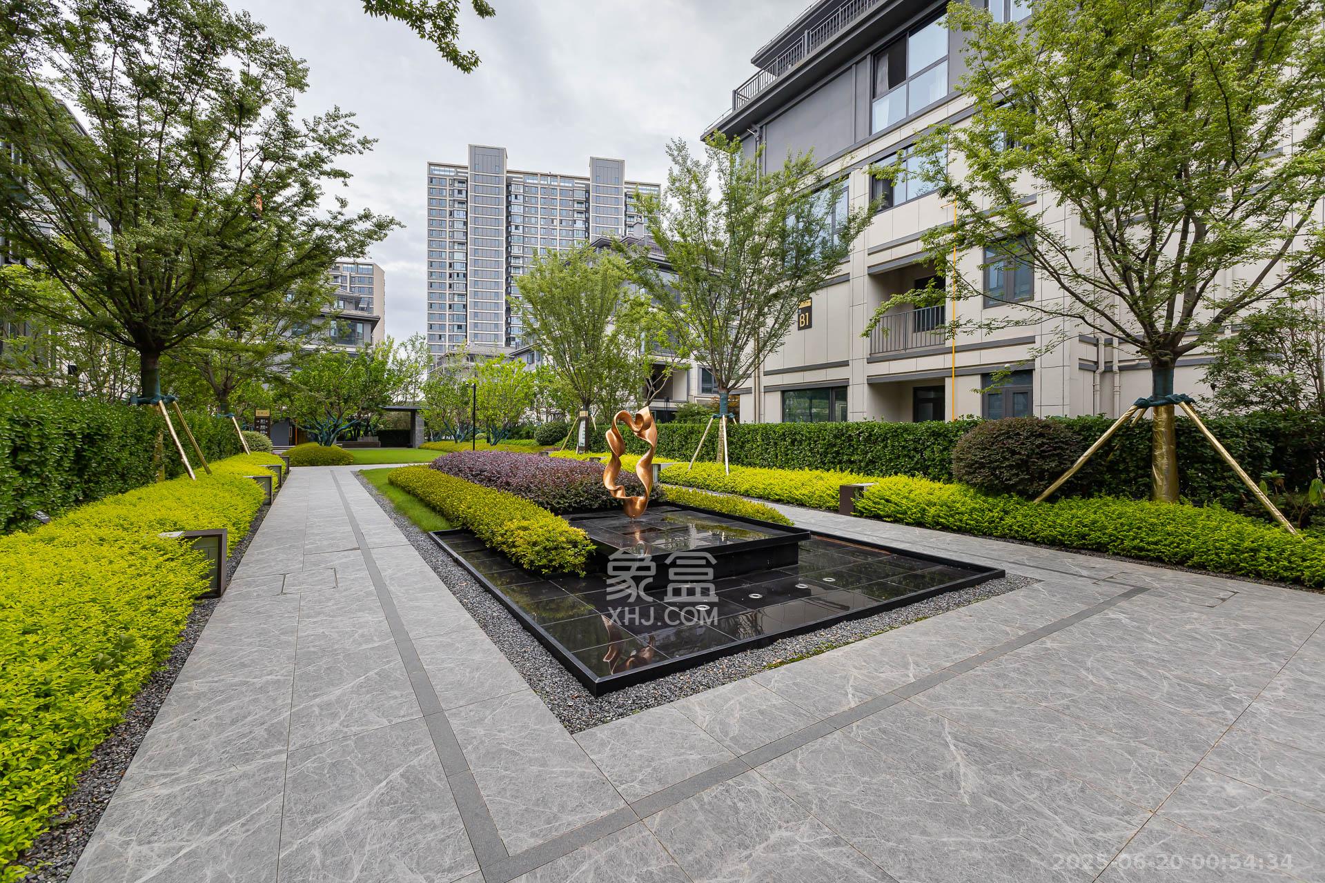 新城观山印 5室2厅2卫 350.0万 新城观山印 5室2厅2卫 350.0万其他